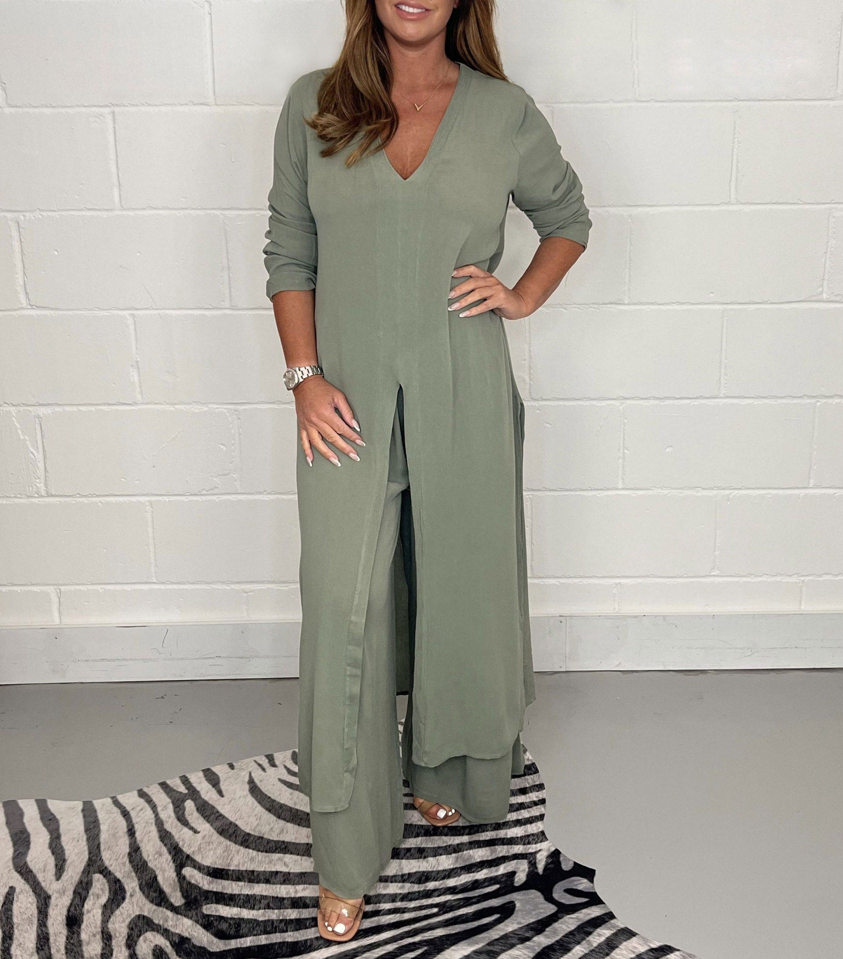 Navisse V-Neck Wide-Leg Lounge Set – Women Summer Resort Casual Deep V Neck Top Co-Ord Wide Leg Pants Set