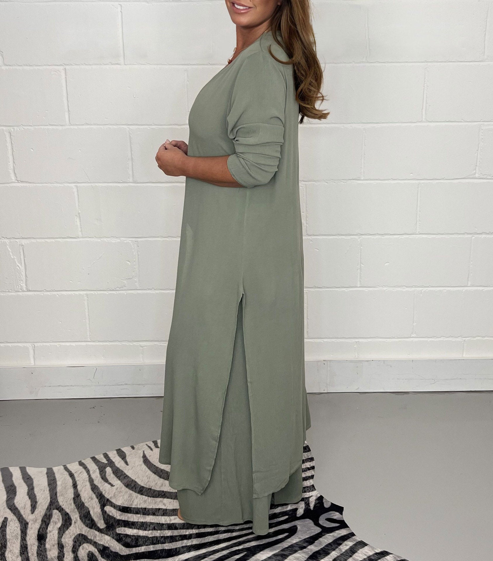 Navisse V-Neck Wide-Leg Lounge Set – Women Summer Resort Casual Deep V Neck Top Co-Ord Wide Leg Pants Set
