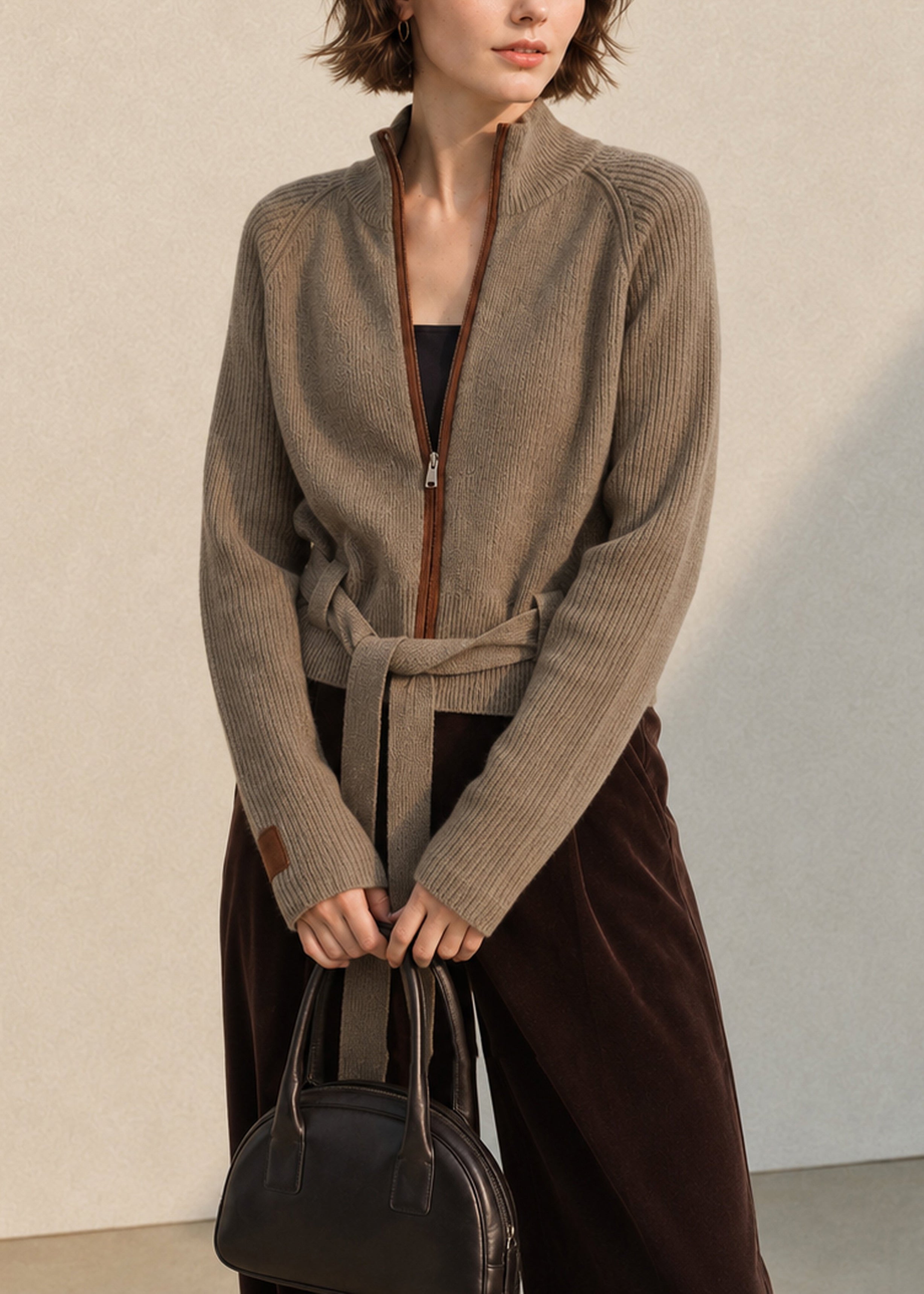 Cardigan côtelé zippé Costalon - Gilet en maille taupe pour femme, ceinturé, automne, style chic décontracté, veste de bureau