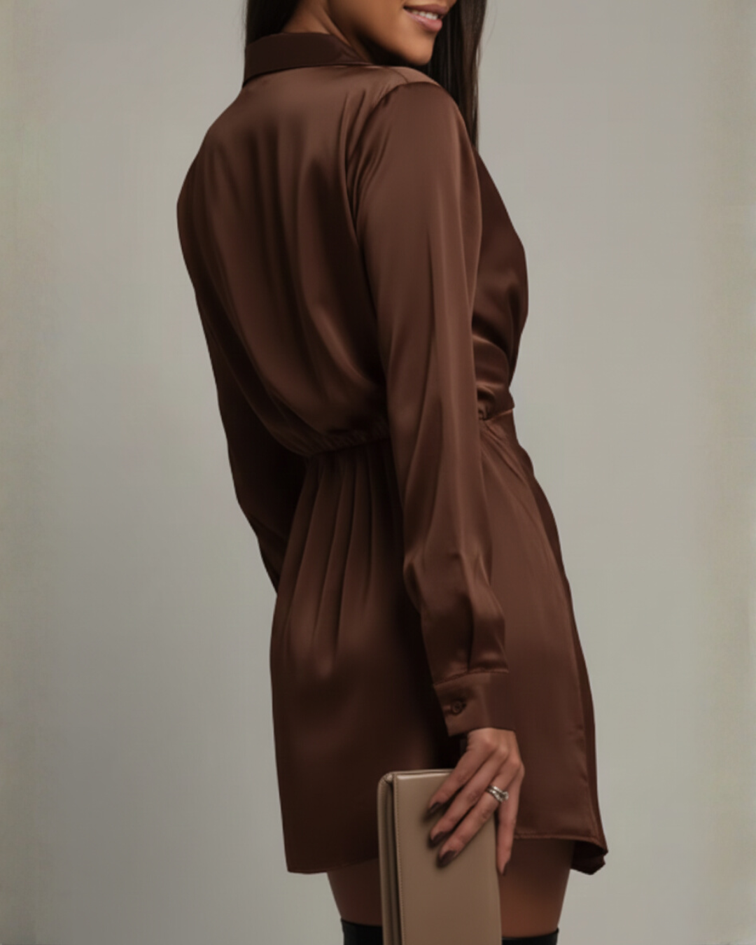Robe portefeuille courte en satin Ottilie - robe moulante à manches longues pour femme, habillée, pour cocktail et fête
