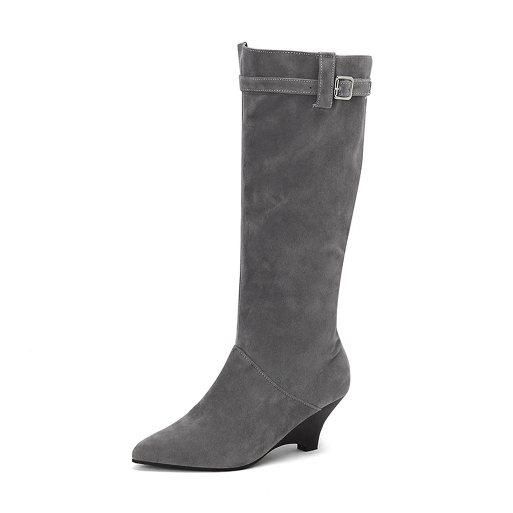 Bottes montantes à talon kitten en daim Cintura – Bottes élégantes pour femme avec bride à boucle, automne-hiver