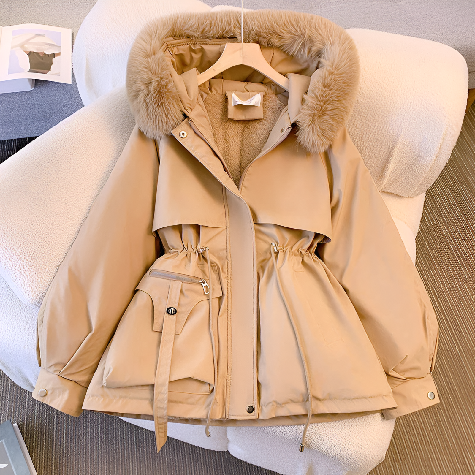 Doudoune à capuche bordée de fausse fourrure et taille ajustable Collietta - Doudoune à capuche moelleuse pour femme, manteau d’hiver