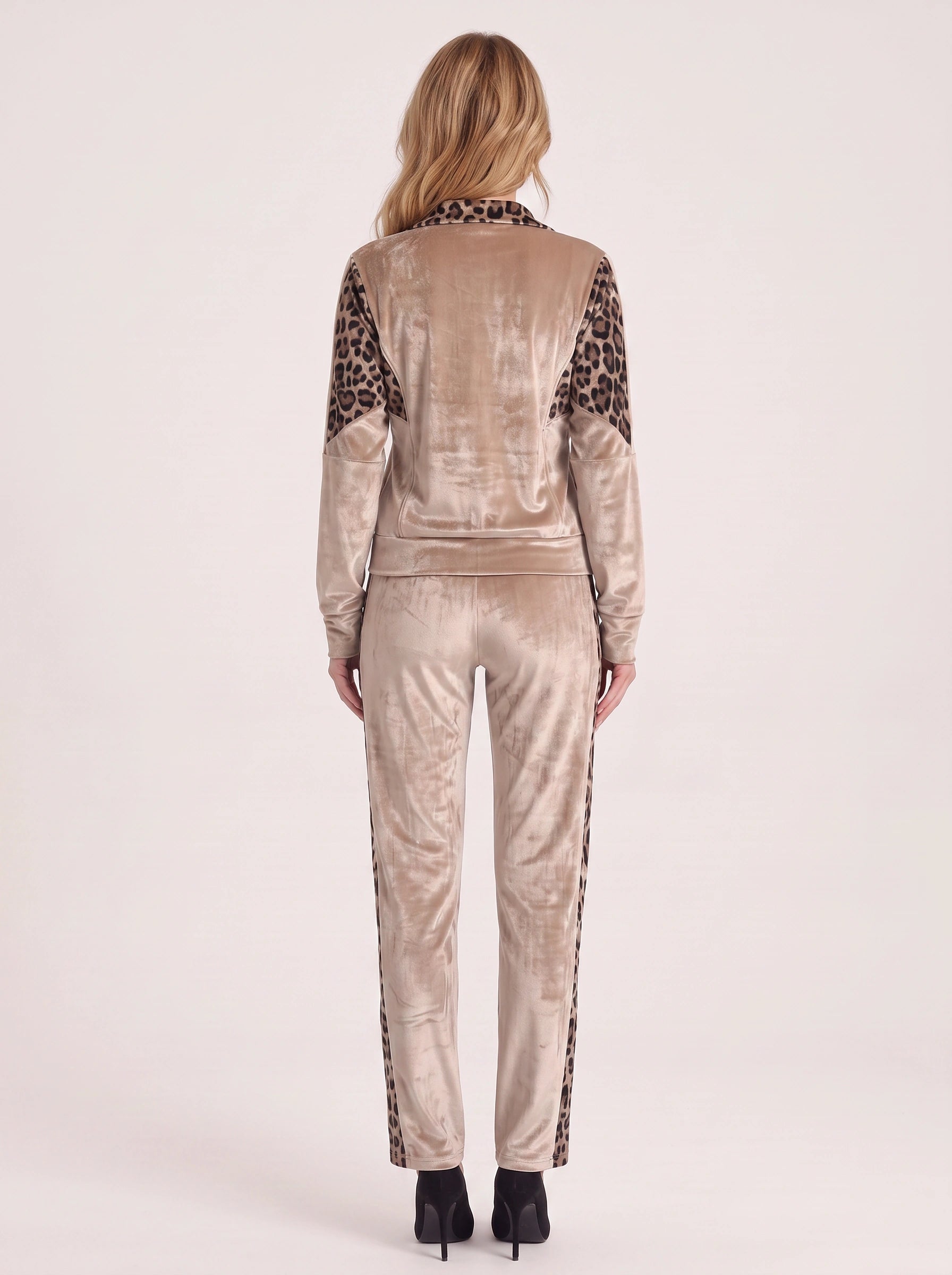 Velouche Velvet Leopard Tracksuit Set – Women Velvet Animal Print Loungewear Zip Jacket Pants Two Piece