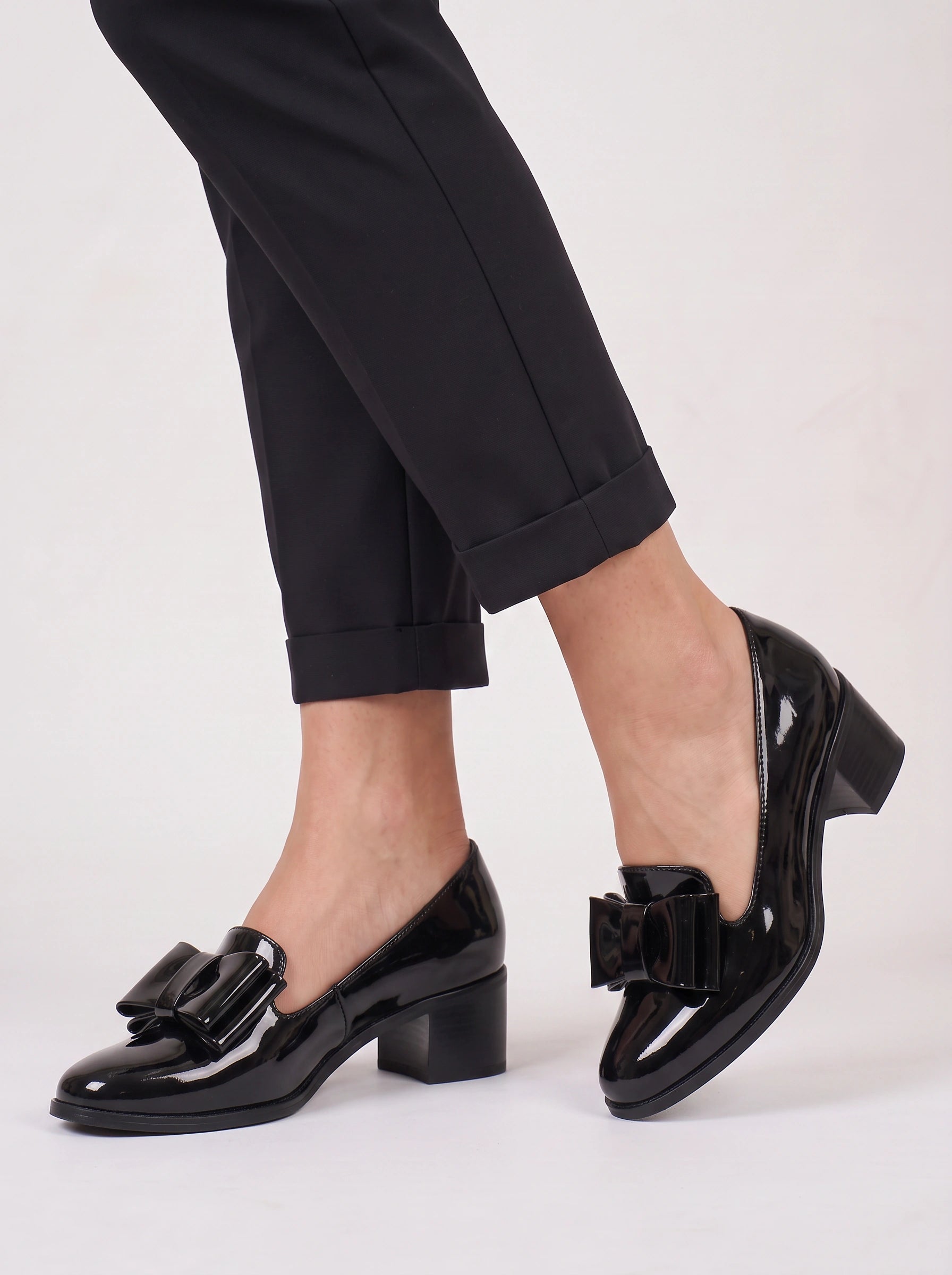 Fioccri Patent Bow Block Heel Loafers – Women Patent Leather Shoes Bow Detail Low Heel Loafers