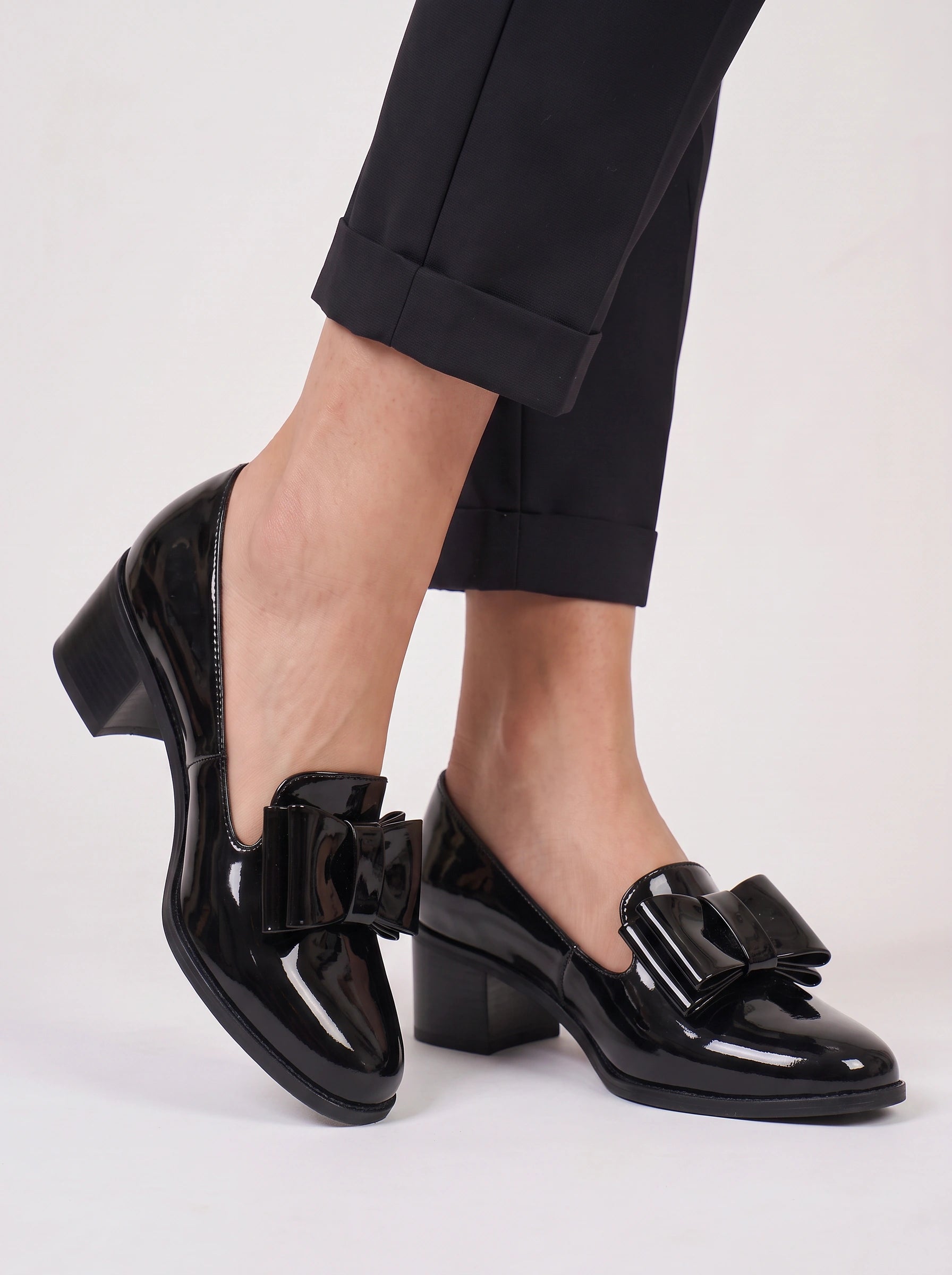 Fioccri Patent Bow Block Heel Loafers – Women Patent Leather Shoes Bow Detail Low Heel Loafers
