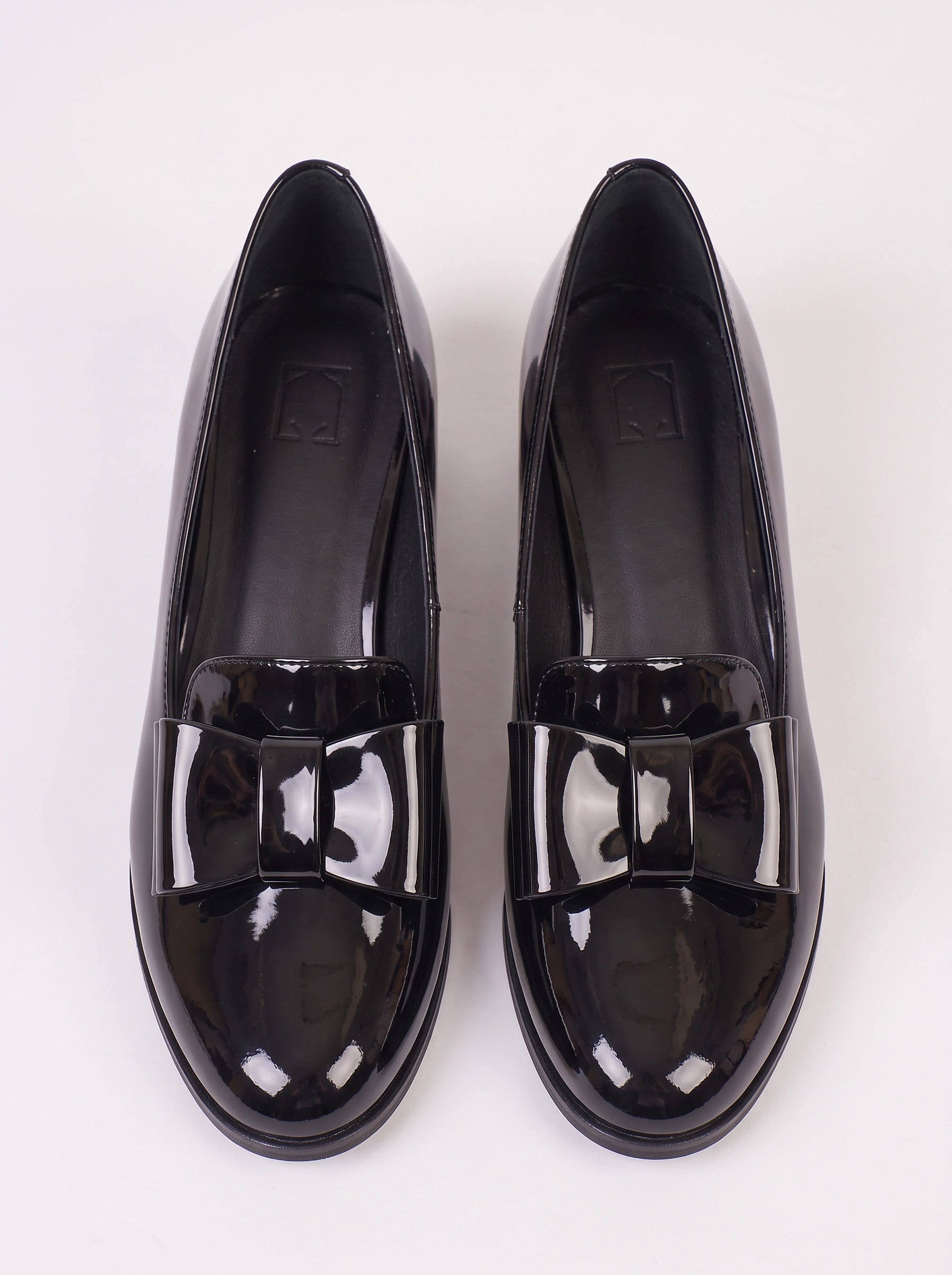 Fioccri Patent Bow Block Heel Loafers – Women Patent Leather Shoes Bow Detail Low Heel Loafers