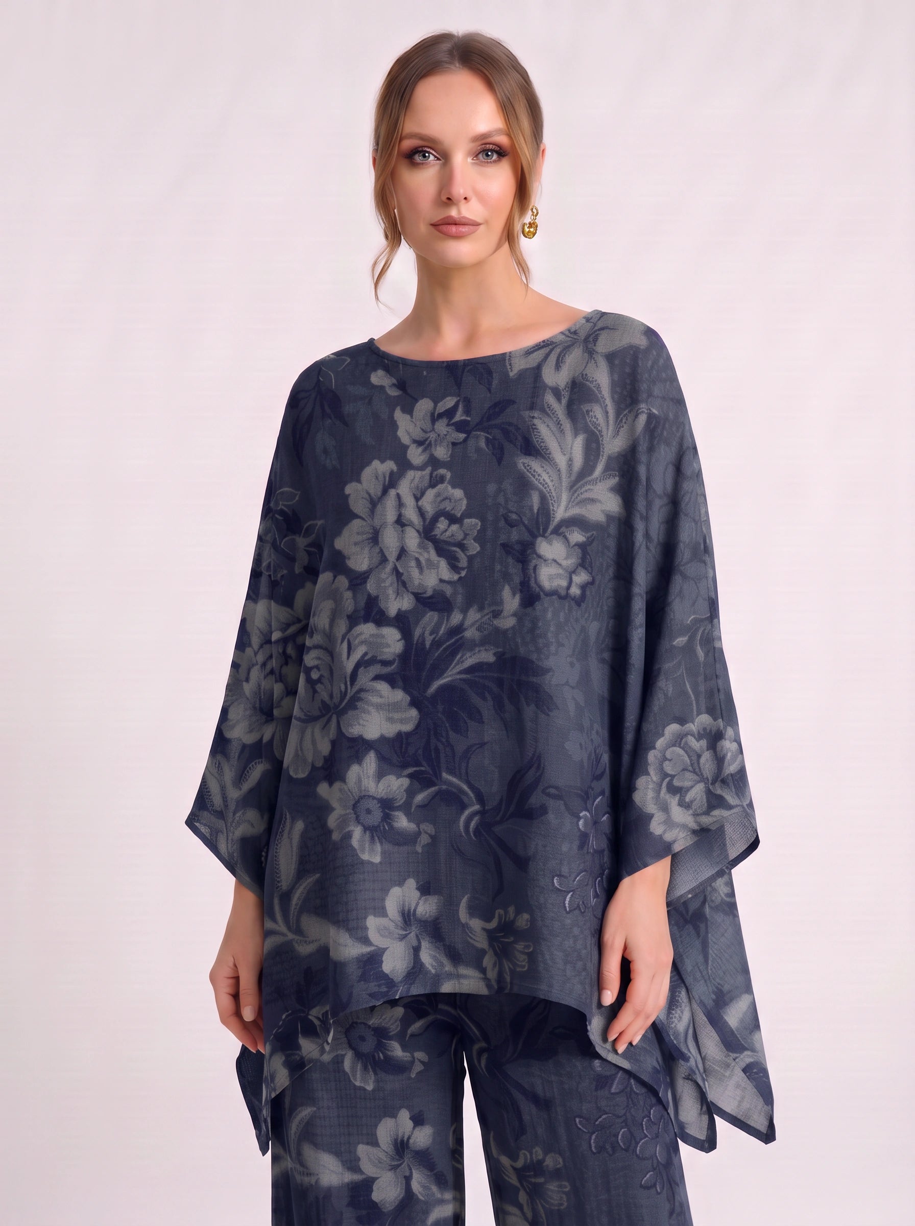 Hélène Floral Poncho Wide-Leg Pants Set – Poncho Women Clothing Printed Lounge Two-Piece Co-Ord Set