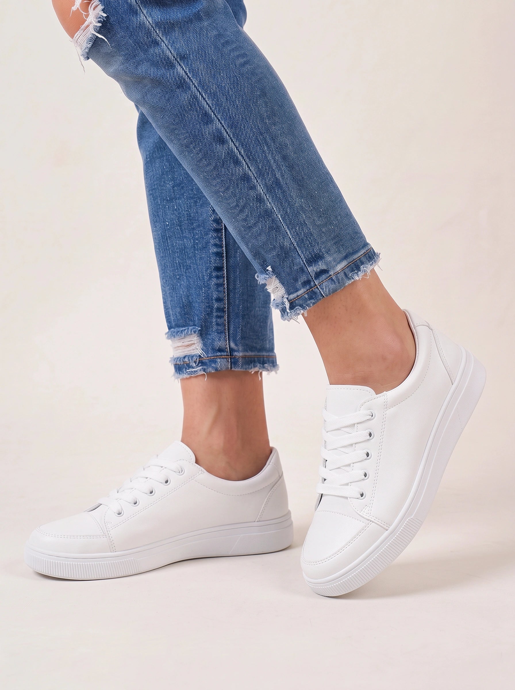 Sibenik Platform Lace-Up Sneakers – Women Casual White Canvas Low-Top Everyday Streetwear Sneakers