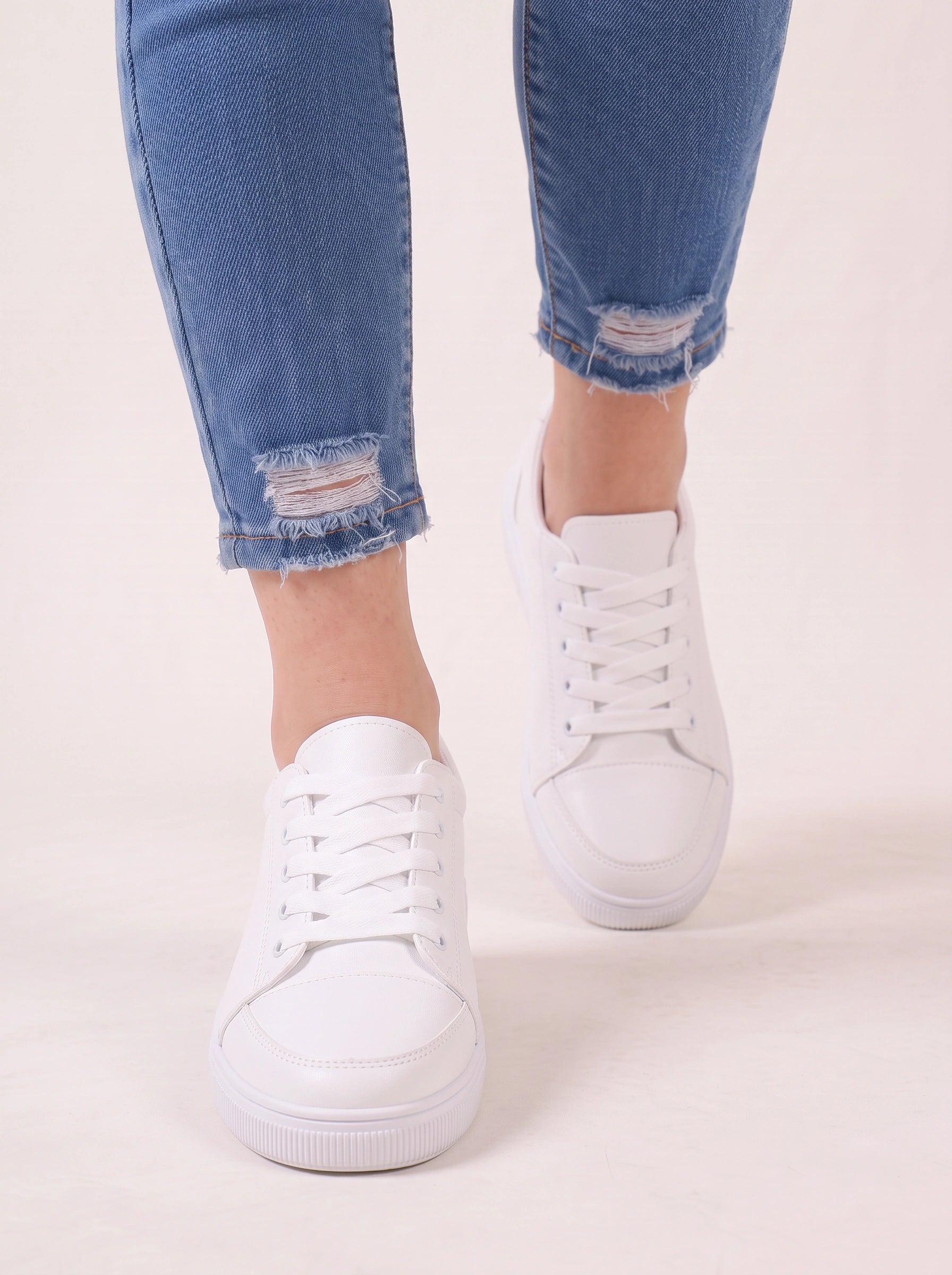Sibenik Platform Lace-Up Sneakers – Women Casual White Canvas Low-Top Everyday Streetwear Sneakers