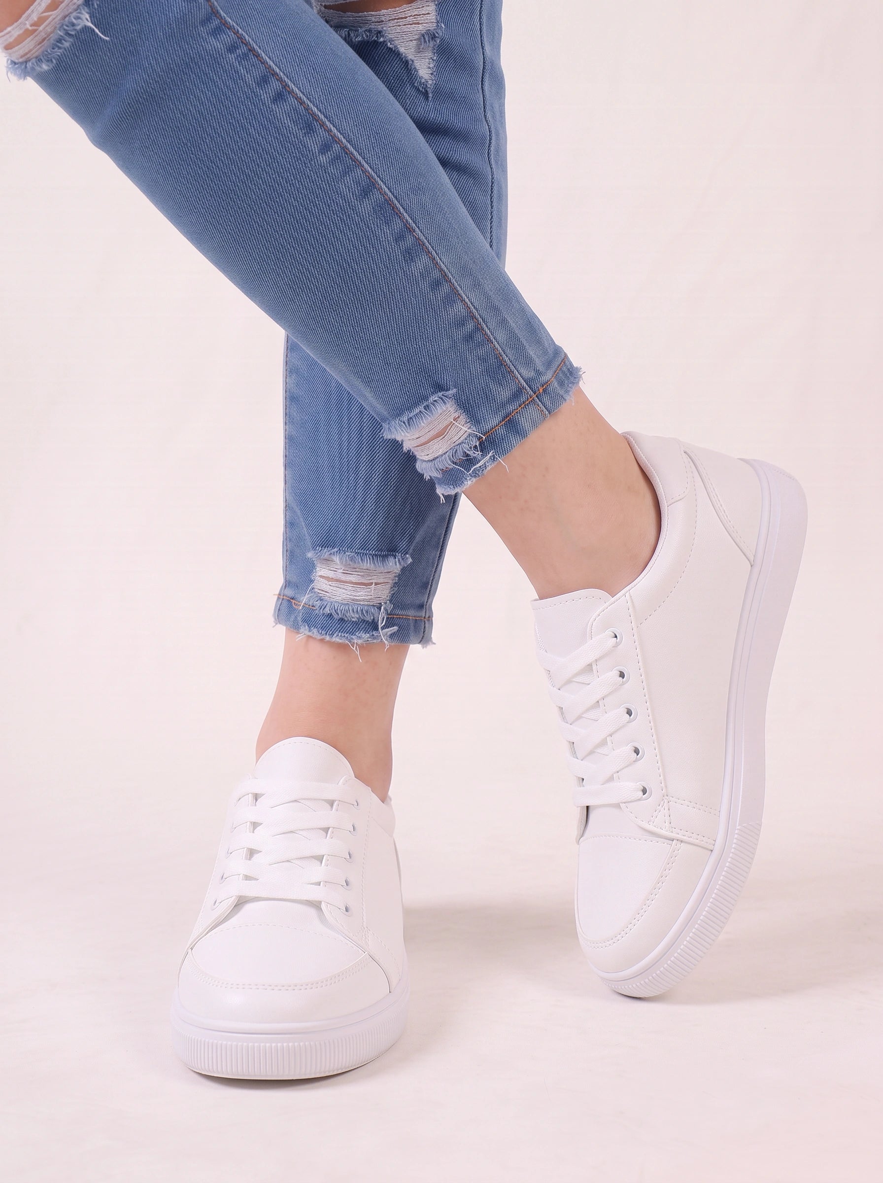 Sibenik Platform Lace-Up Sneakers – Women Casual White Canvas Low-Top Everyday Streetwear Sneakers