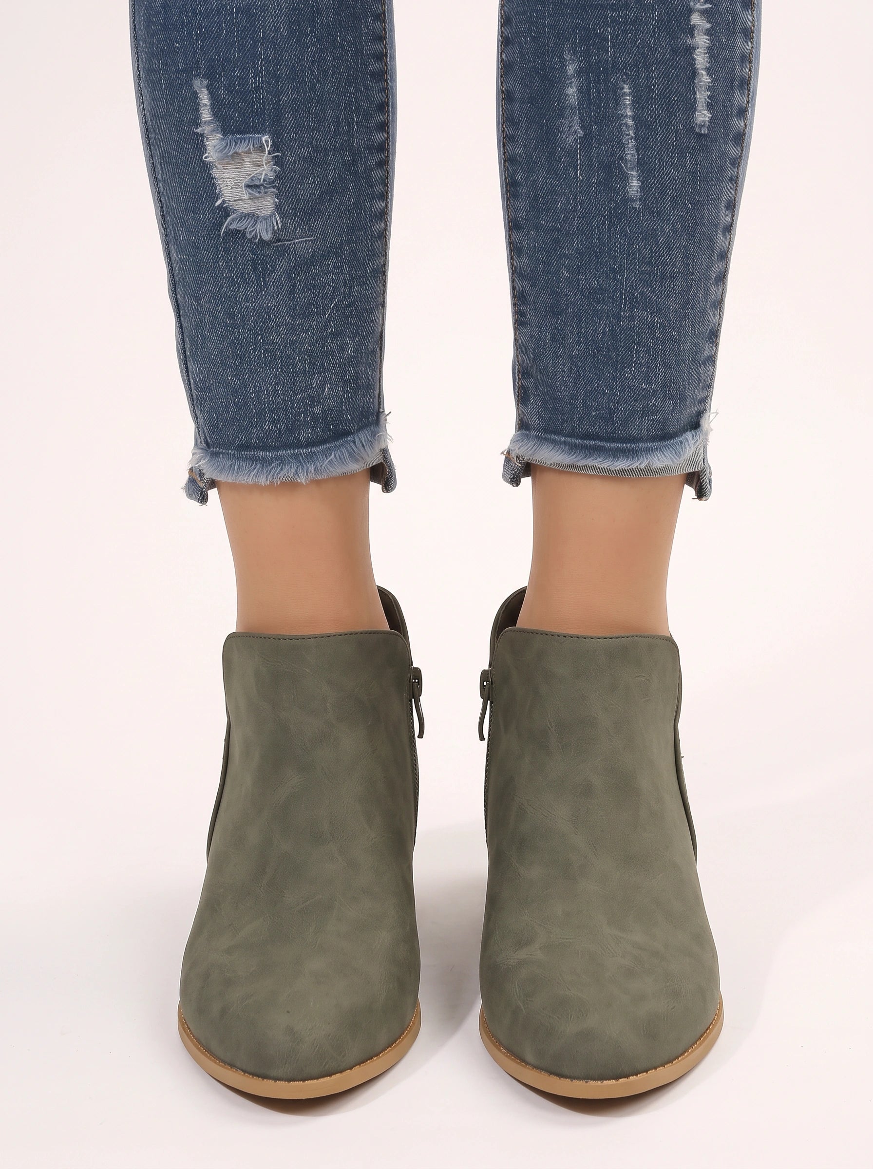 Cuterra Side-Cut Ankle Booties – Women Block Heel Suede Pointed Toe Slip-On Booties Casual Western