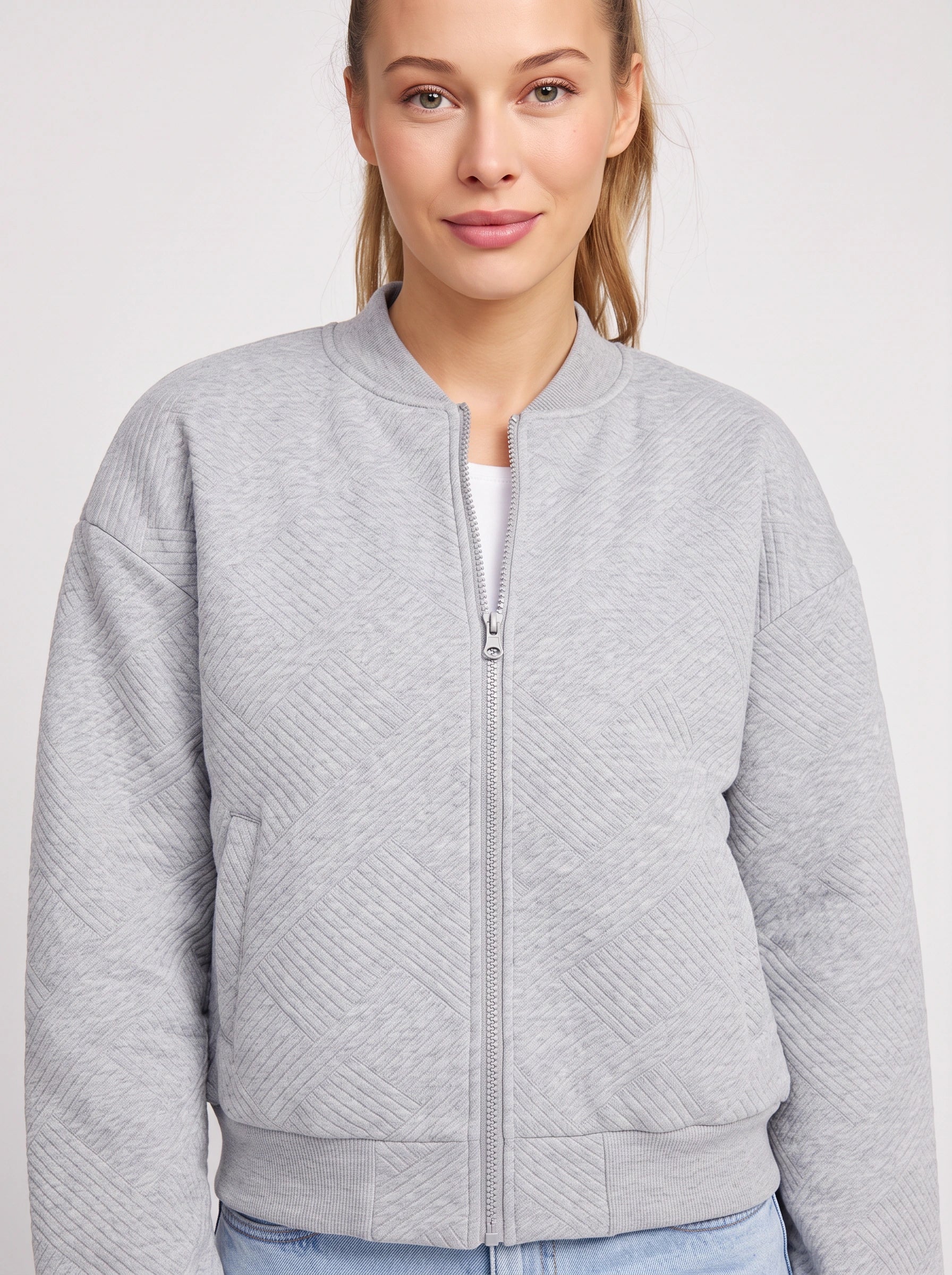 Quiltra Diamond Quilted Bomber Jacket – Women Casual Everyday Athleisure Relaxed Zip Front Jacket