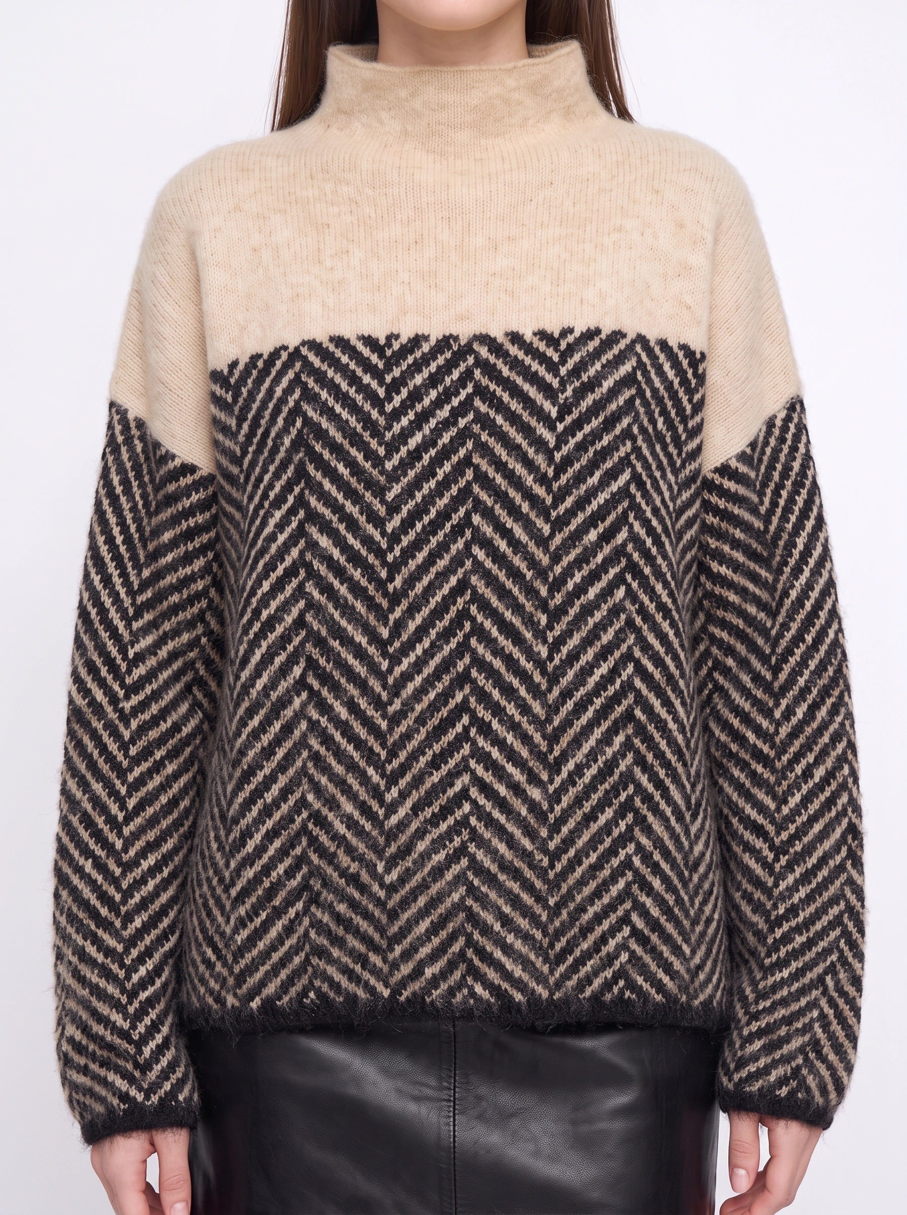 Chevrin Colorblock Mock Neck Sweater – Women Oversized Turtleneck Knit Chevron Pattern Winter Pullover Top