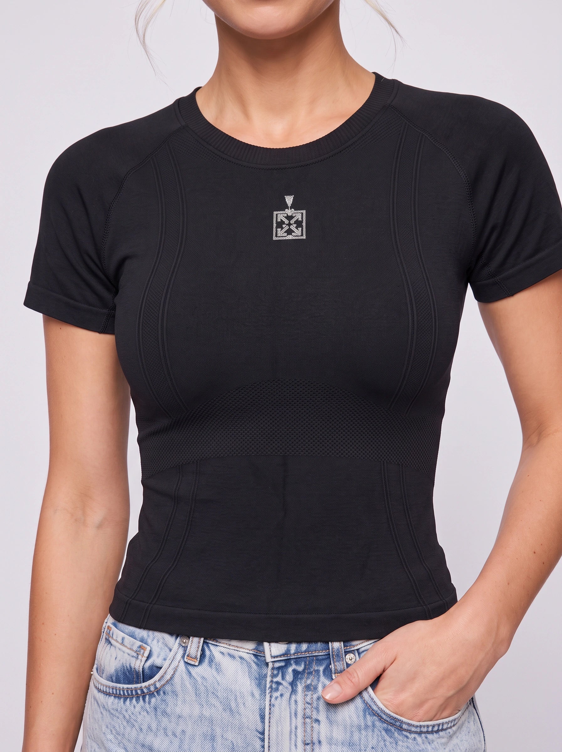 Seamsculpt Contoured Crew Neck Top – Fitted Athleisure Women Graphic T-Shirts Casual Active Workout Gym