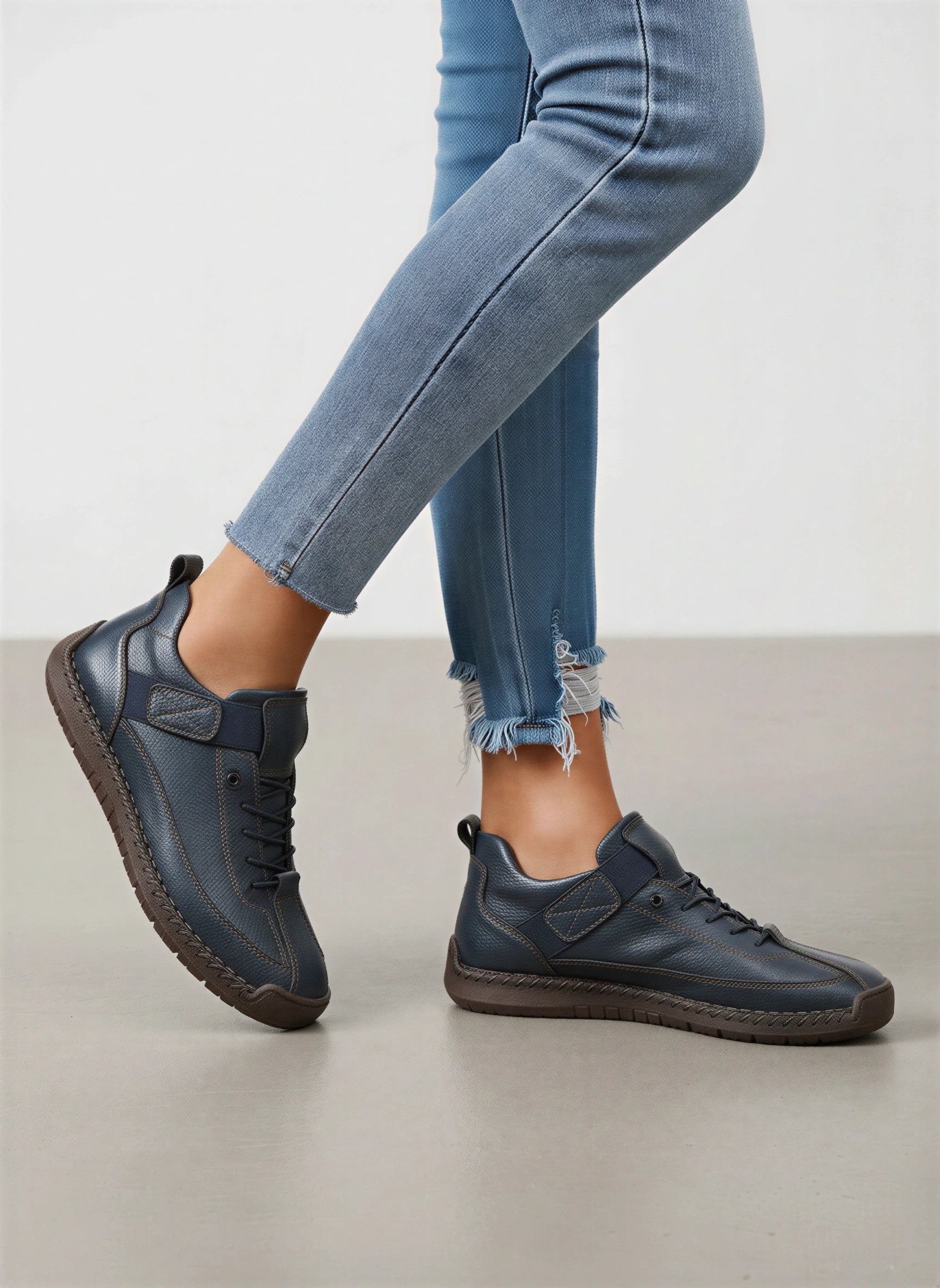 Granica Lace-Up Leather Sneakers – Women Casual Comfort Walking Everyday Leather Sneakers