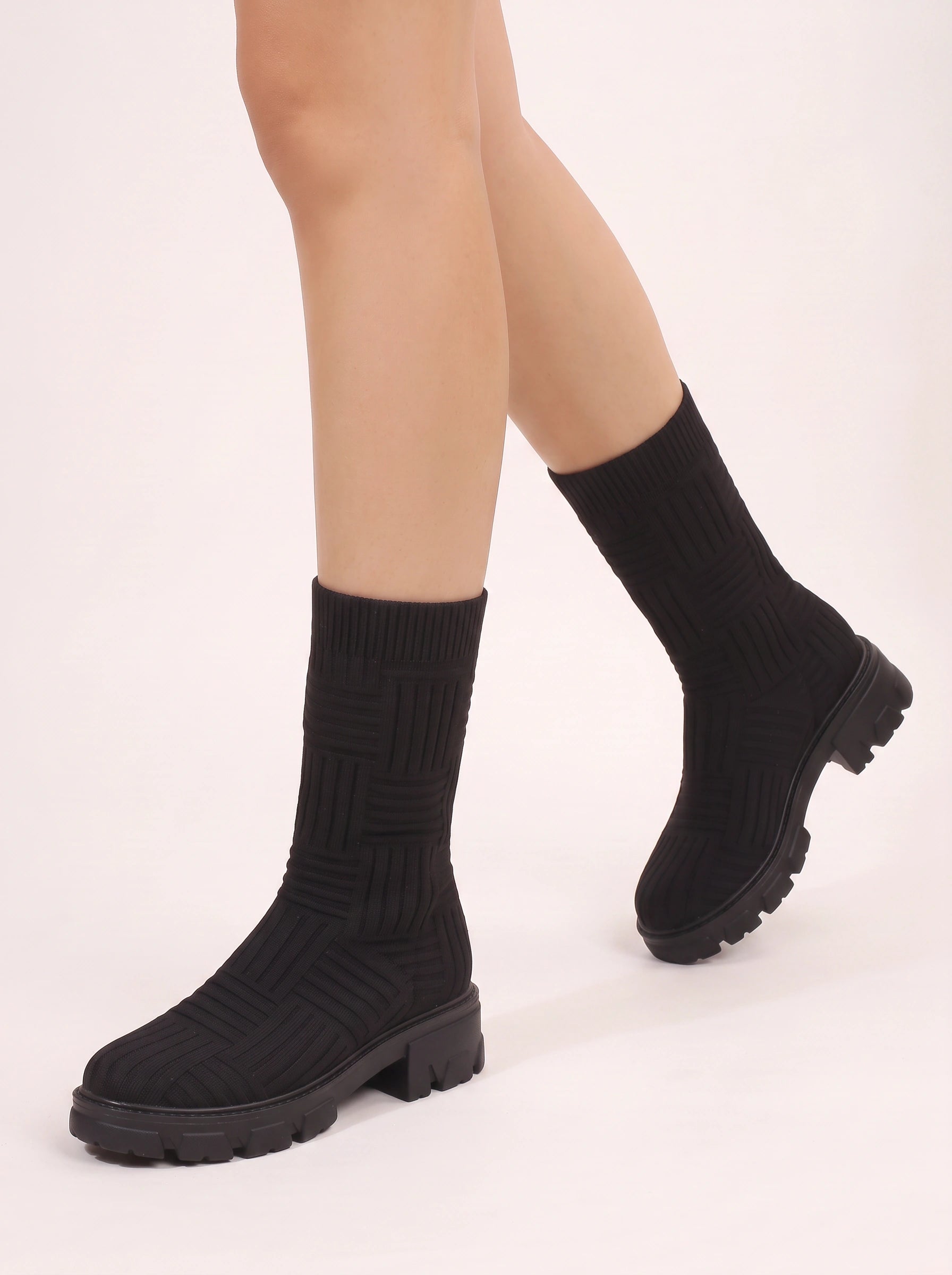 Trettra Ribbed Knit Sock Ankle Boots – Chunky Platform Chelsea Boots Women Streetwear Ankle Boots