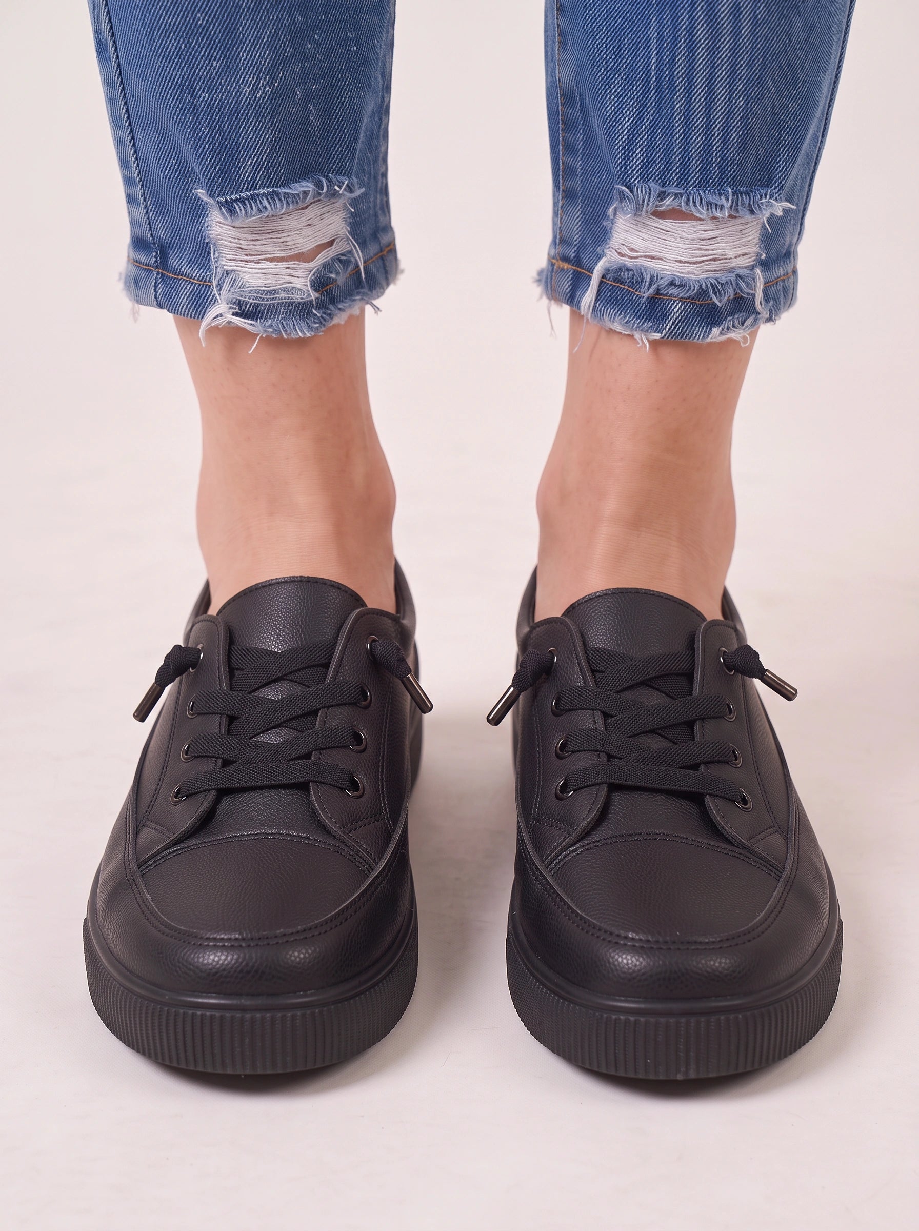 Emily Lace-Up Platform Sneakers – Women Casual Streetwear Chunky Sole Everyday Comfort Sneakers