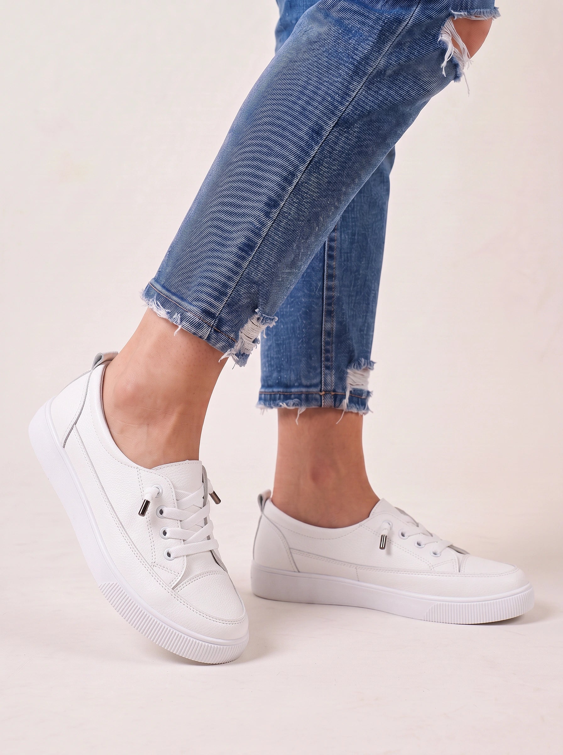 Emily Lace-Up Platform Sneakers – Women Casual Streetwear Chunky Sole Everyday Comfort Sneakers