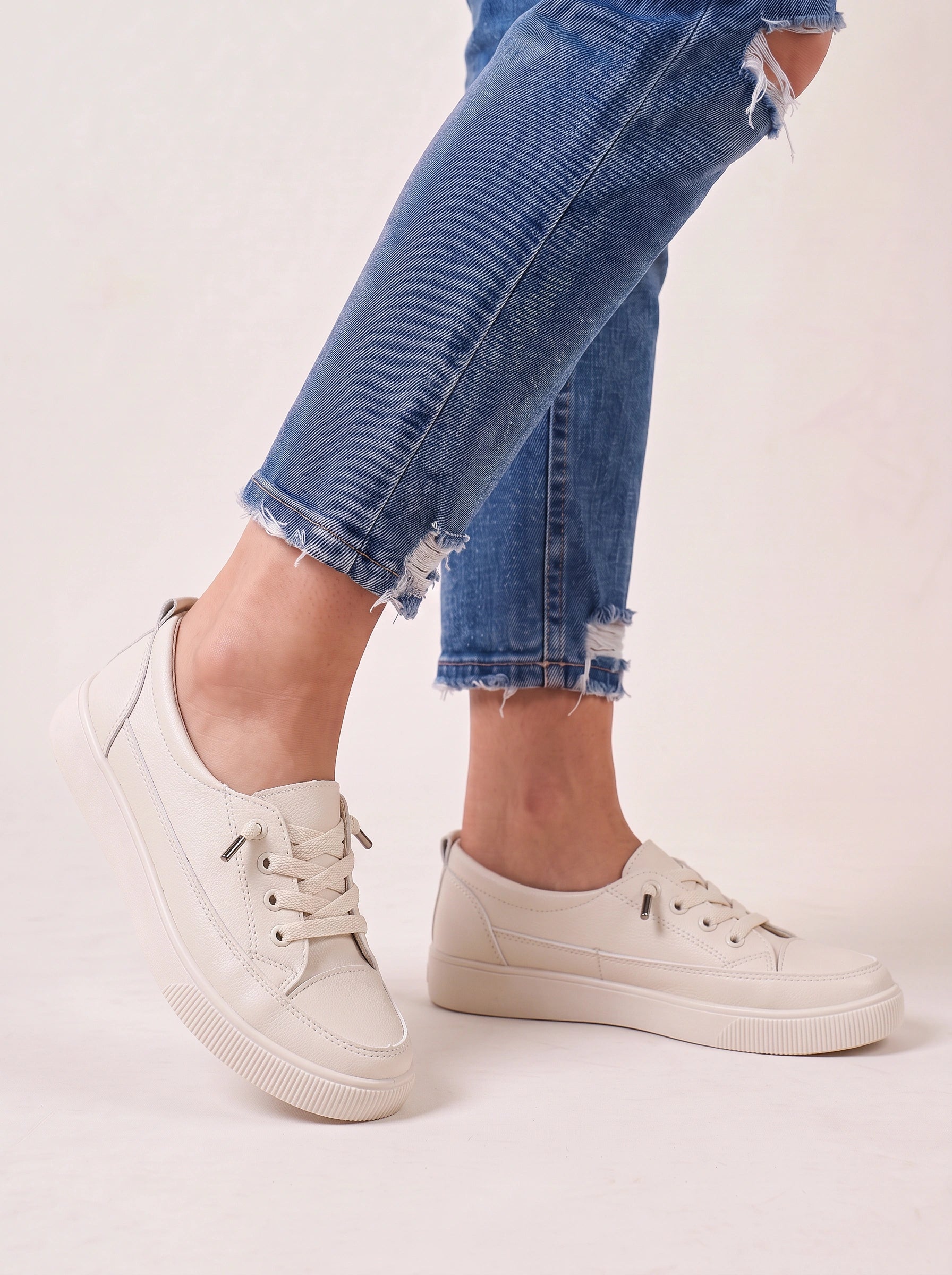 Emily Lace-Up Platform Sneakers – Women Casual Streetwear Chunky Sole Everyday Comfort Sneakers