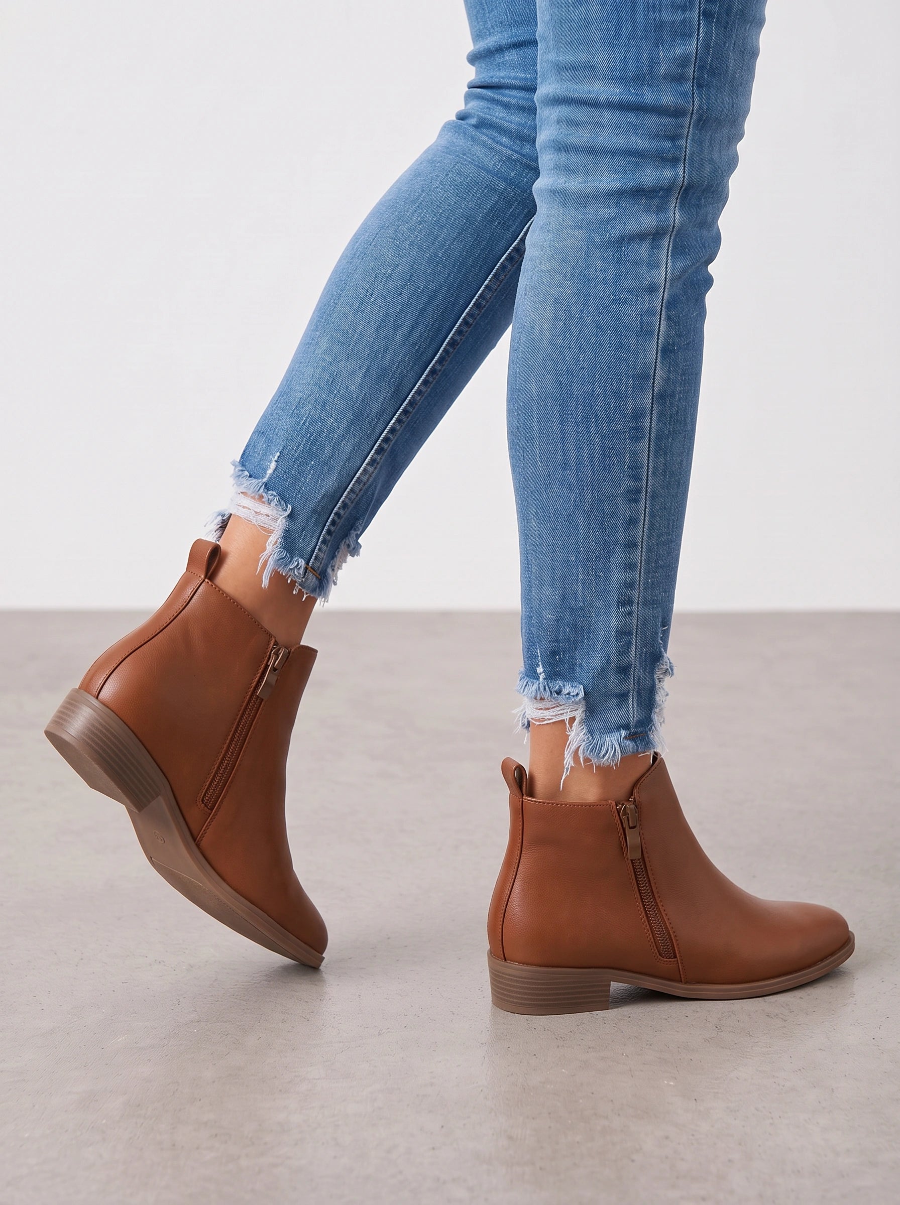 Cognato Leather Ankle Boots – Women Side Zip Kitten Heels Casual Office Work Smart Leather Ankle Boots