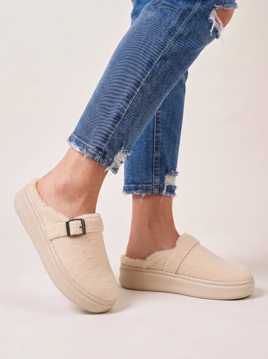 Chaussons à boucles en fausse fourrure Nuvola – mocassins à enfiler pour femmes, chaussons d’intérieur confortables et rembourrés, mules