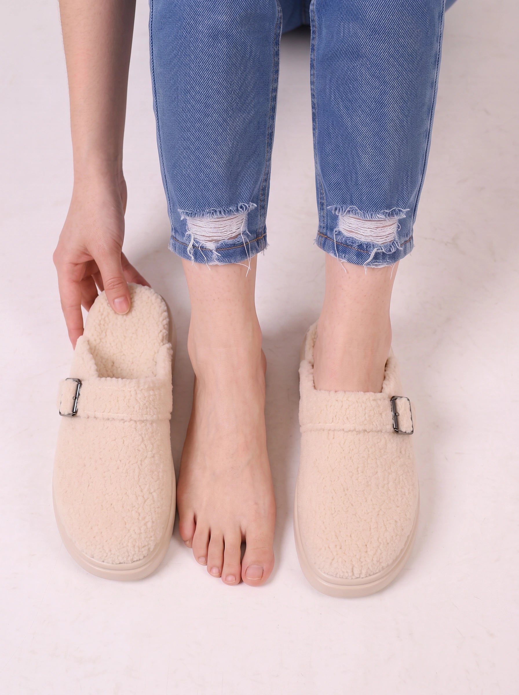 Nuvola Faux Fur Buckle Slippers – Women Slip On Loafers Indoor House Shoes Cozy Cushioned Mule Slippers