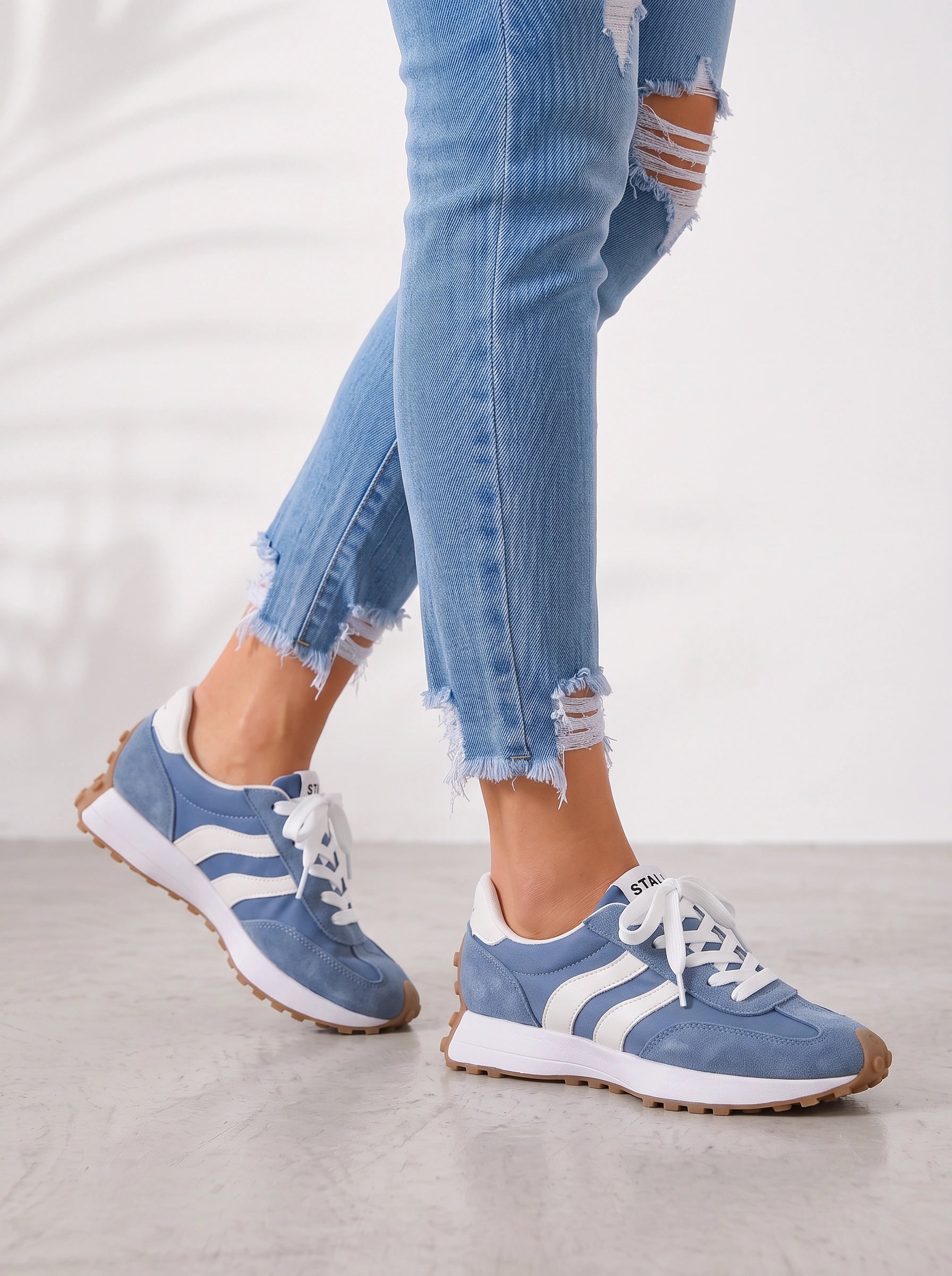 Strovia Retro Platform Sneakers – Women Lace-Up Running Walking Casual Streetwear Athletic Trainer Sneakers