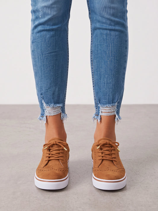 Brogara Platform Lace-Up Sneakers – Women Brogue Casual Oxford Platform Sneakers White Sole Faux Suede Shoes