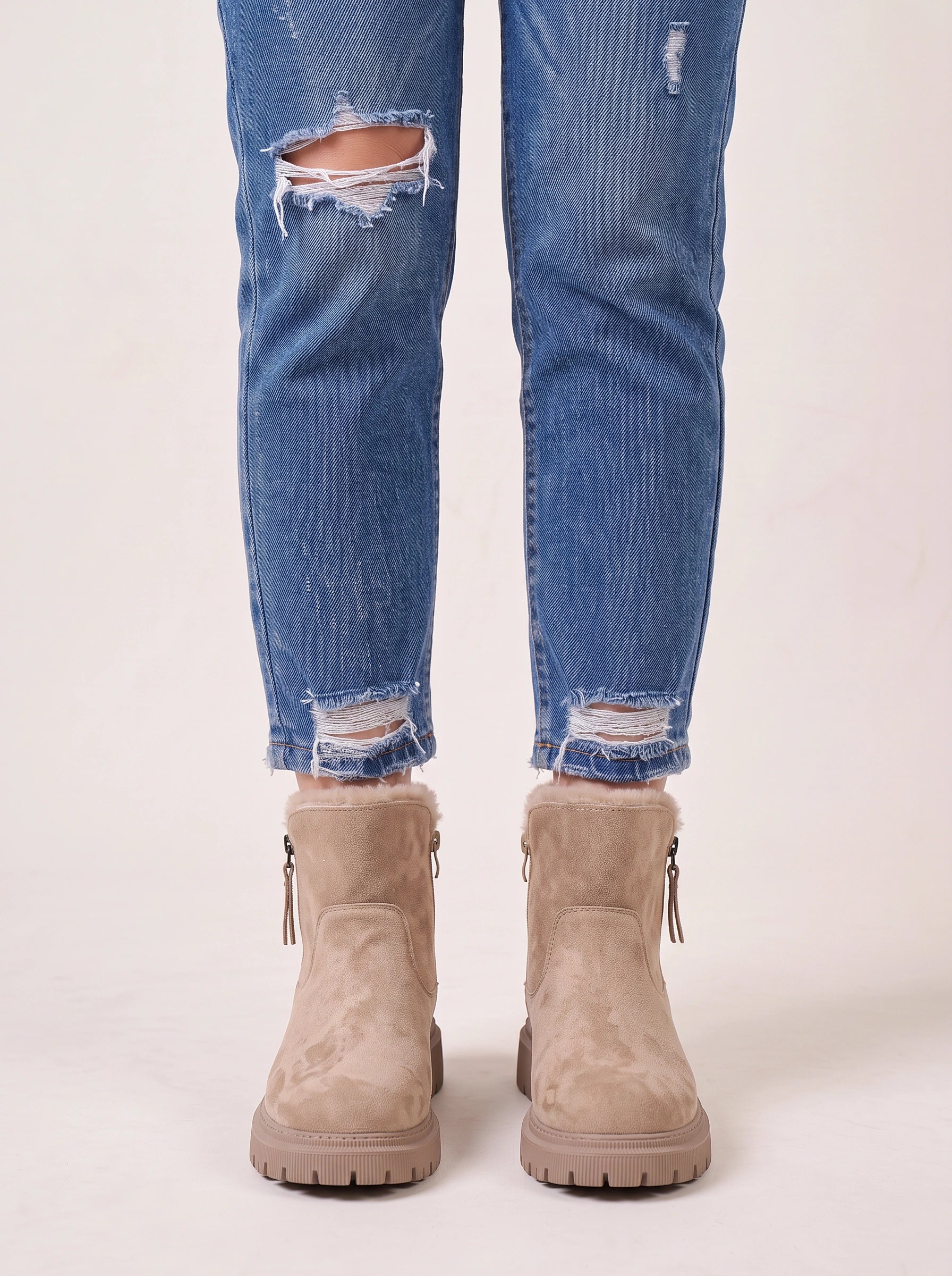 Muriva Faux Fur Lined Platform Ankle Boots – Suede Women Winter Snow Chelsea Boots Lug Sole