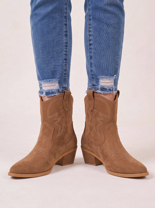 Cordlee Platform Chelsea Ankle Boots – Women Chunky Sole Slip-On Winter Fall Casual Streetwear Boots