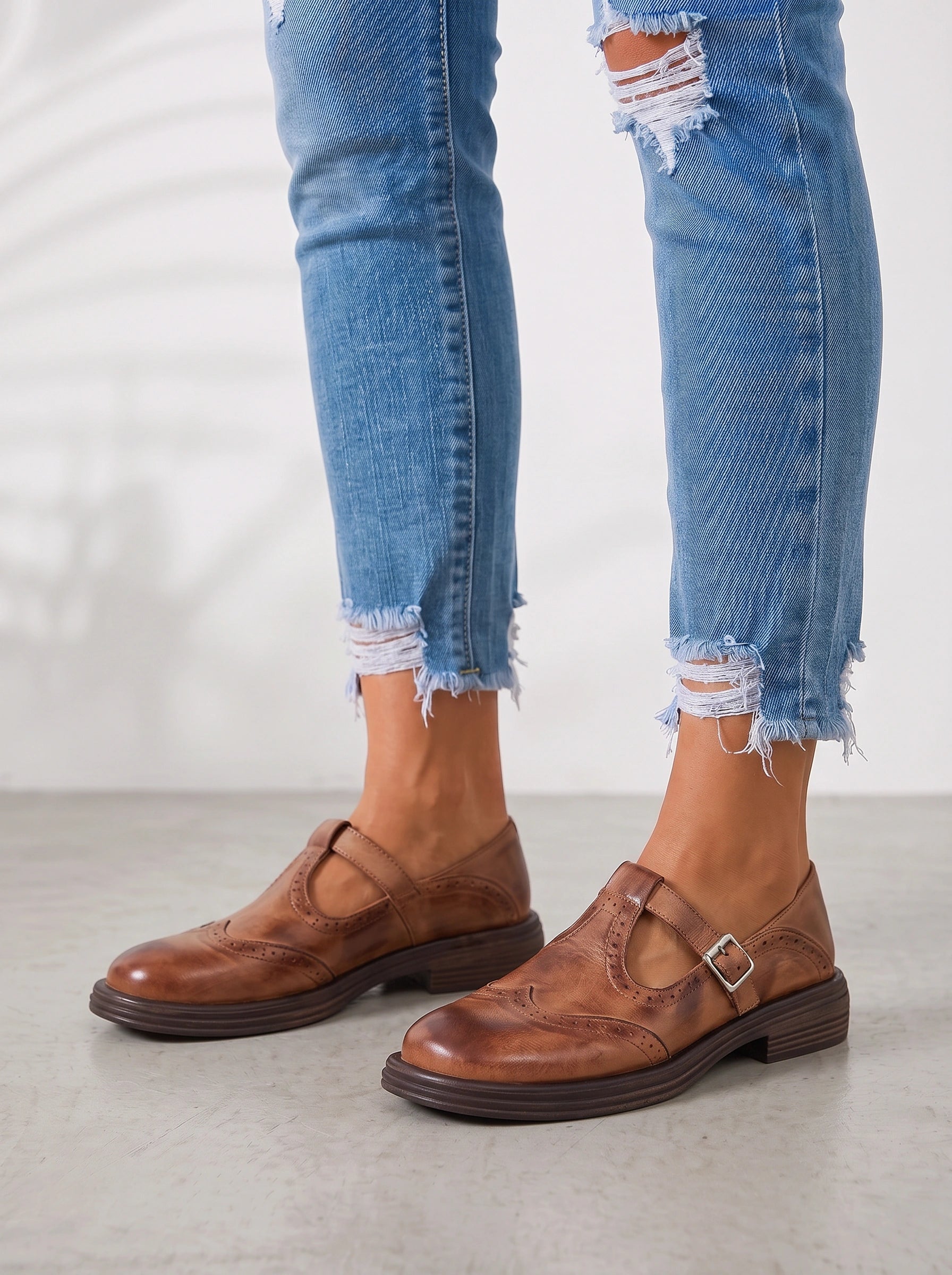 Brogwin Brogue Mary Jane Shoes – Vintage Leather Women T-Strap Buckle Oxford Platform Flats