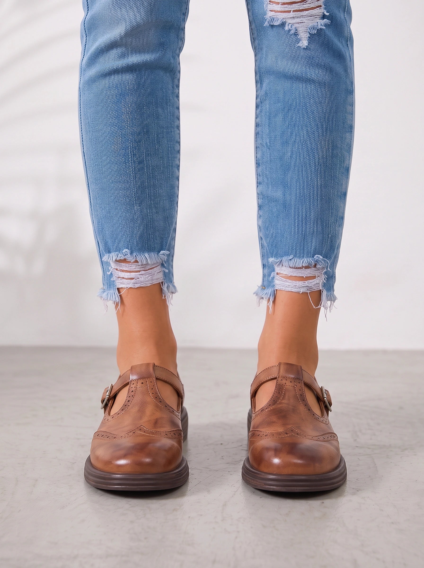 Brogwin Brogue Mary Jane Shoes – Vintage Leather Women T-Strap Buckle Oxford Platform Flats