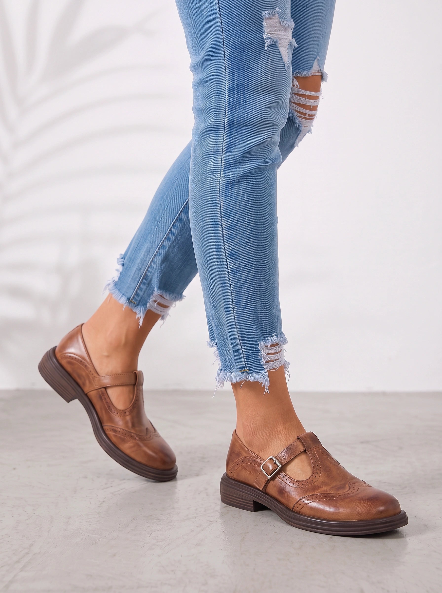Brogwin Brogue Mary Jane Shoes – Vintage Leather Women T-Strap Buckle Oxford Platform Flats