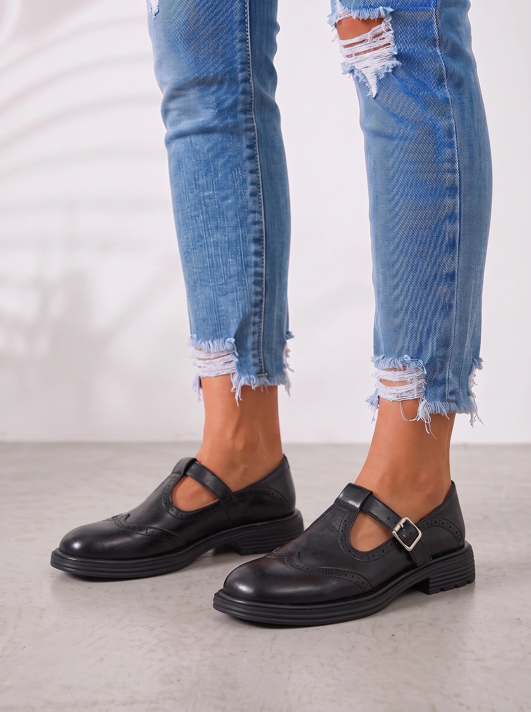Brogwin Brogue Mary Jane Shoes – Vintage Leather Women T-Strap Buckle Oxford Platform Flats
