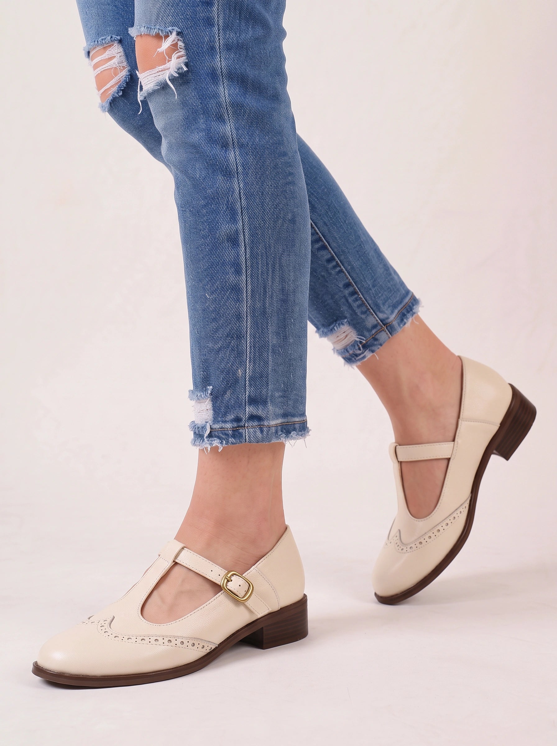 Brogue T-Strap Mary Jane Flats – Women Vintage Wingtip Low Heel Ballet Flats Ladies Buckle Mary Jane Shoes