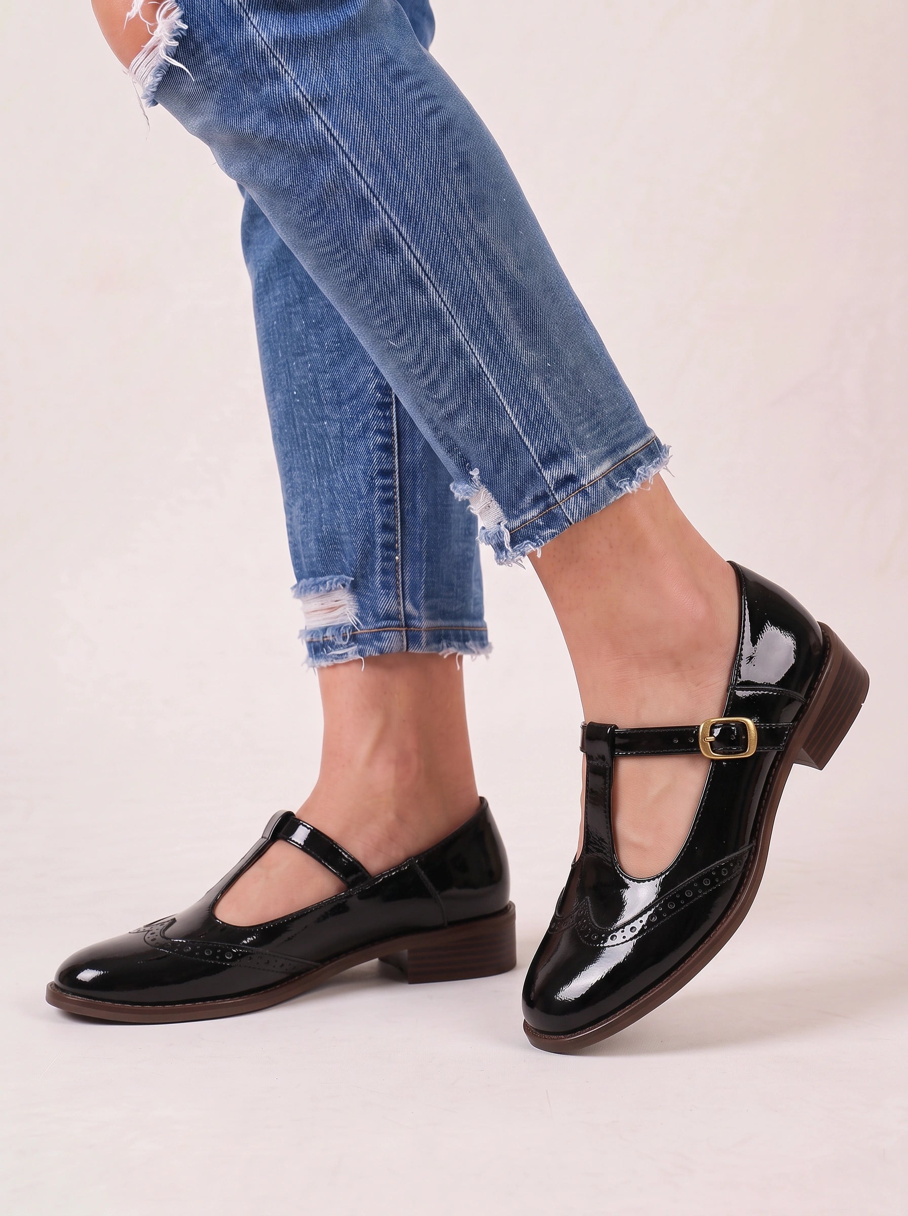 Brogue T-Strap Mary Jane Flats – Women Vintage Wingtip Low Heel Ballet Flats Ladies Buckle Mary Jane Shoes