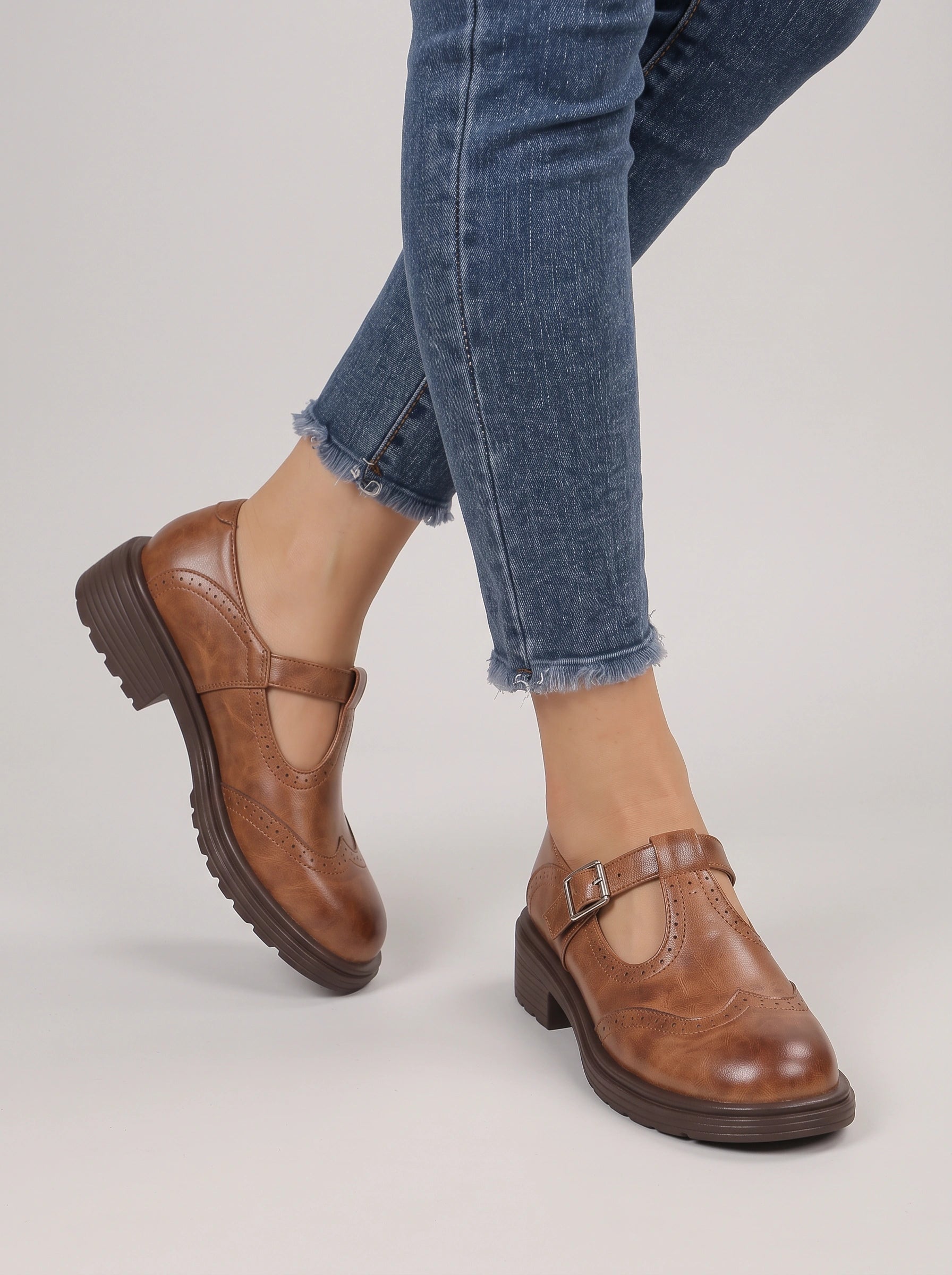 Brogwin T-Strap Mary Jane Shoes – Women Leather Brogue Mary Janes Vintage Block Heel Flats Casual Shoes