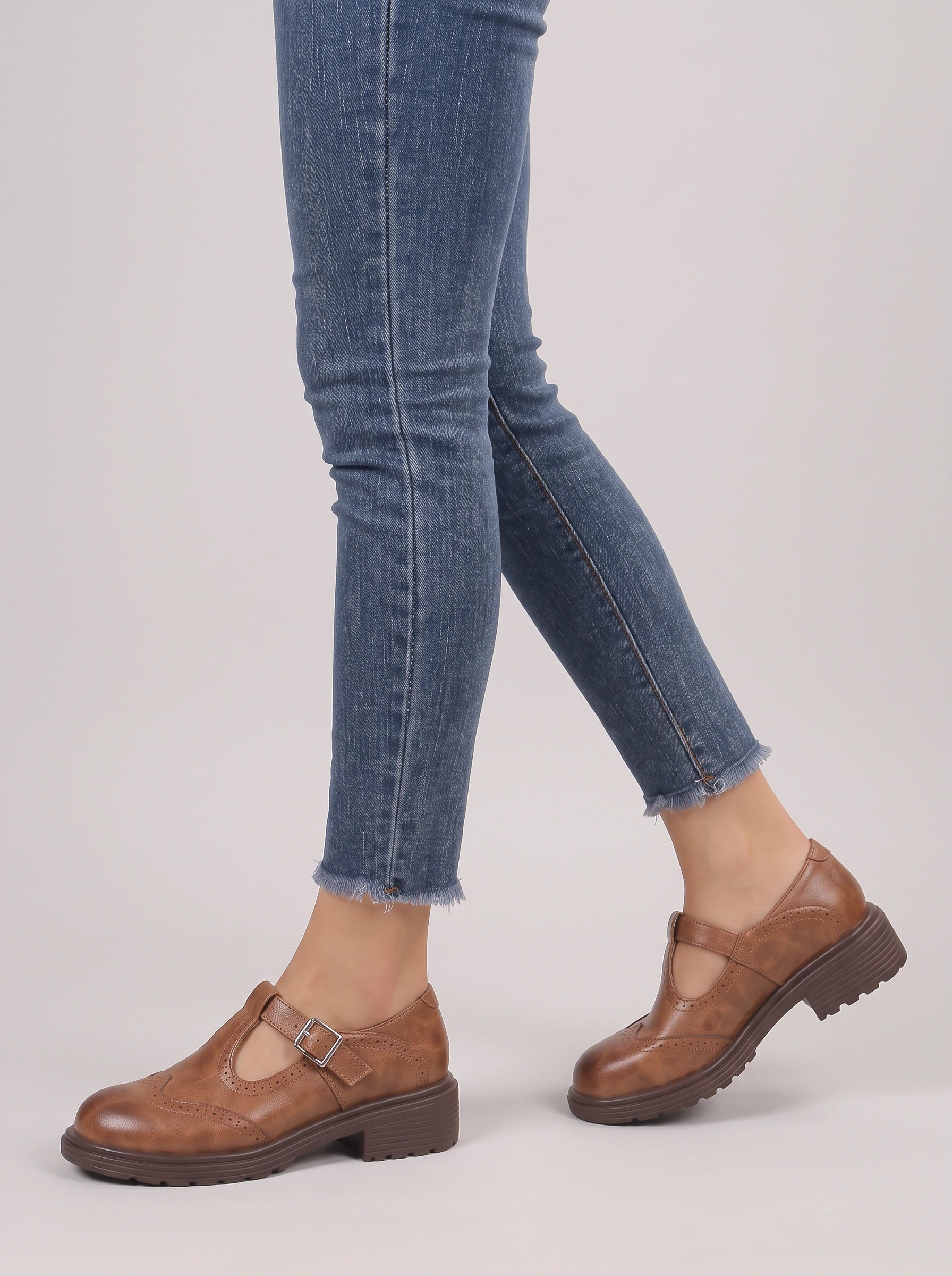 Brogwin T-Strap Mary Jane Shoes – Women Leather Brogue Mary Janes Vintage Block Heel Flats Casual Shoes