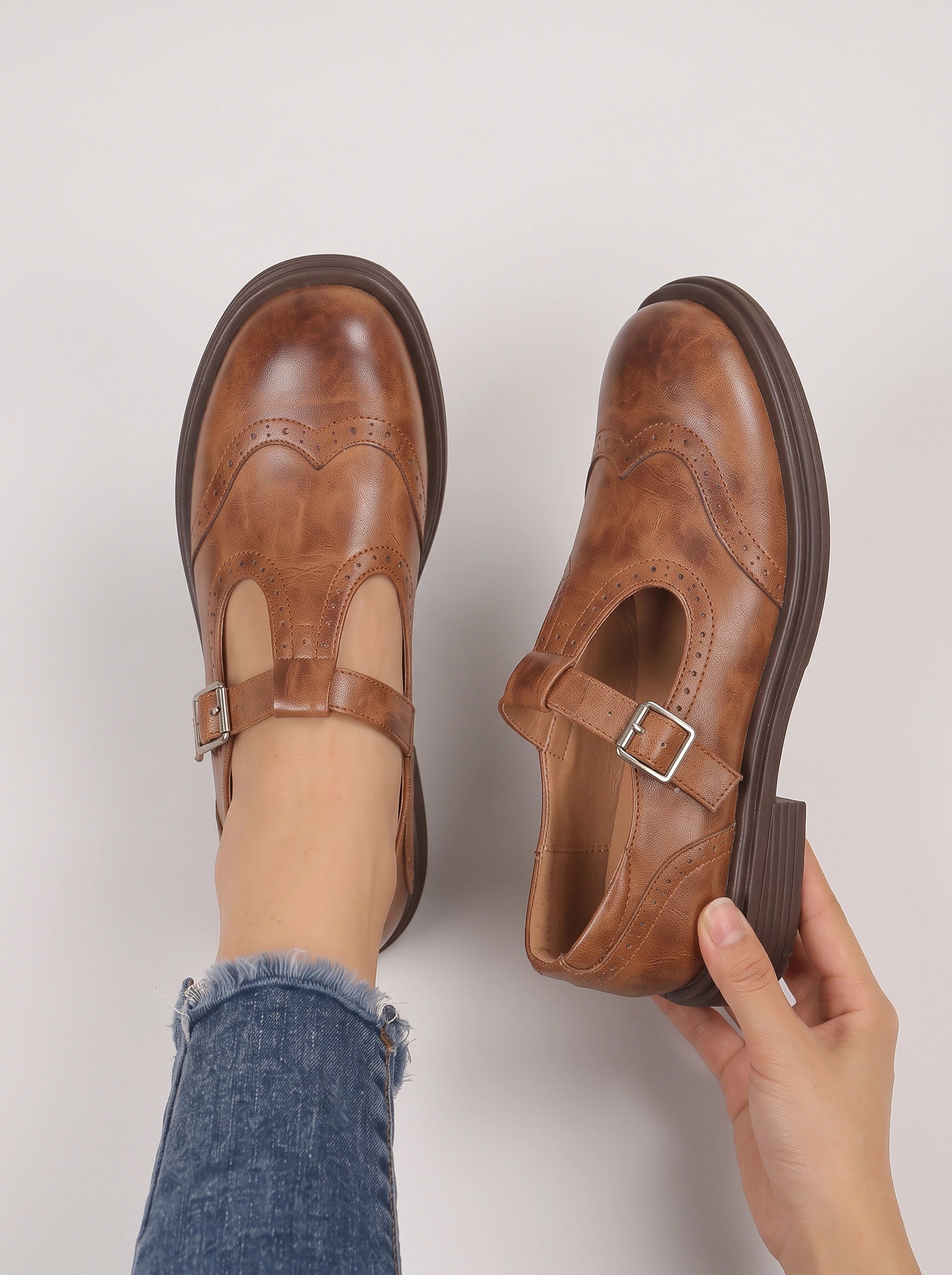 Brogwin T-Strap Mary Jane Shoes – Women Leather Brogue Mary Janes Vintage Block Heel Flats Casual Shoes