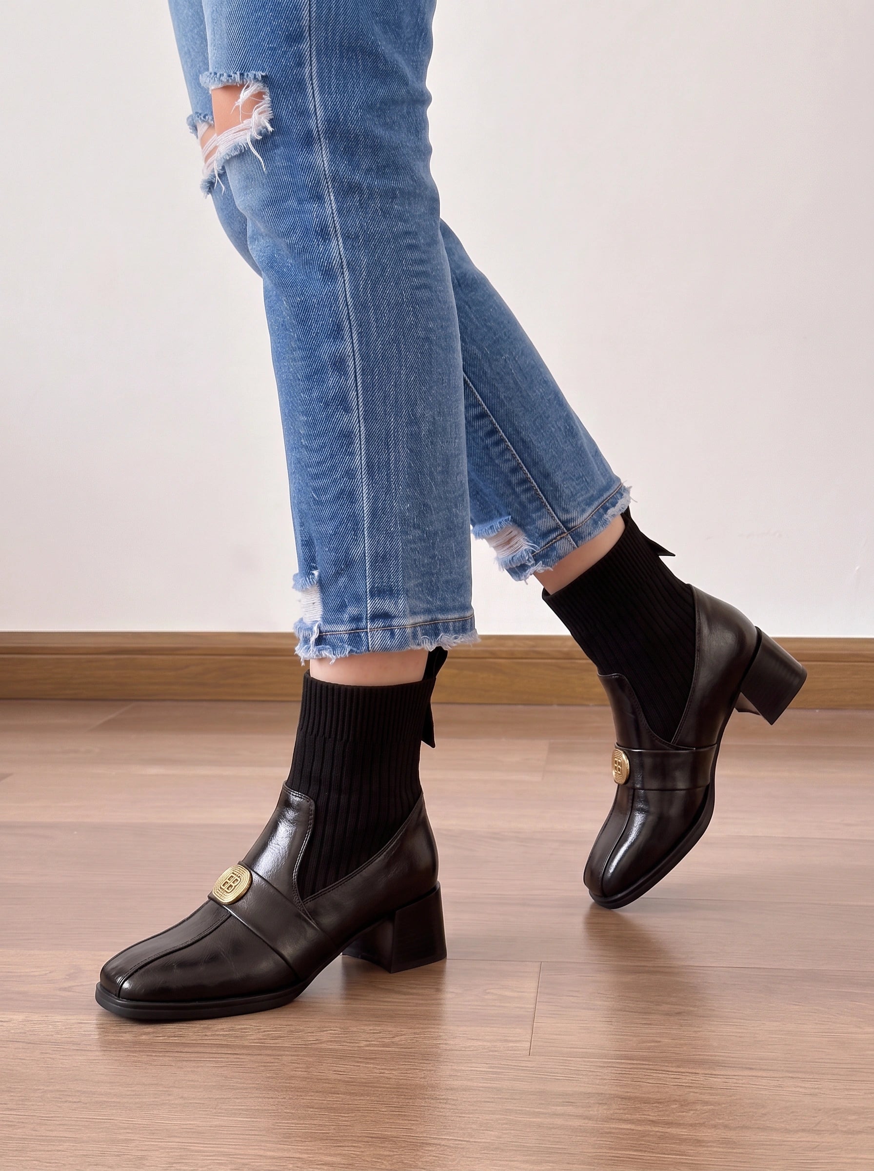 Destrati Leather Buckle Ankle Boots – Chelsea Boots Women Flat Heel Leather Waterproof Equestrian Ankle Boots