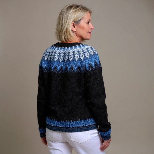Cardigan Skifrost en maille à motif Fair Isle - Cardigan femme bleu et noir, boutonné sur le devant, à motif nordique, en maille épaisse