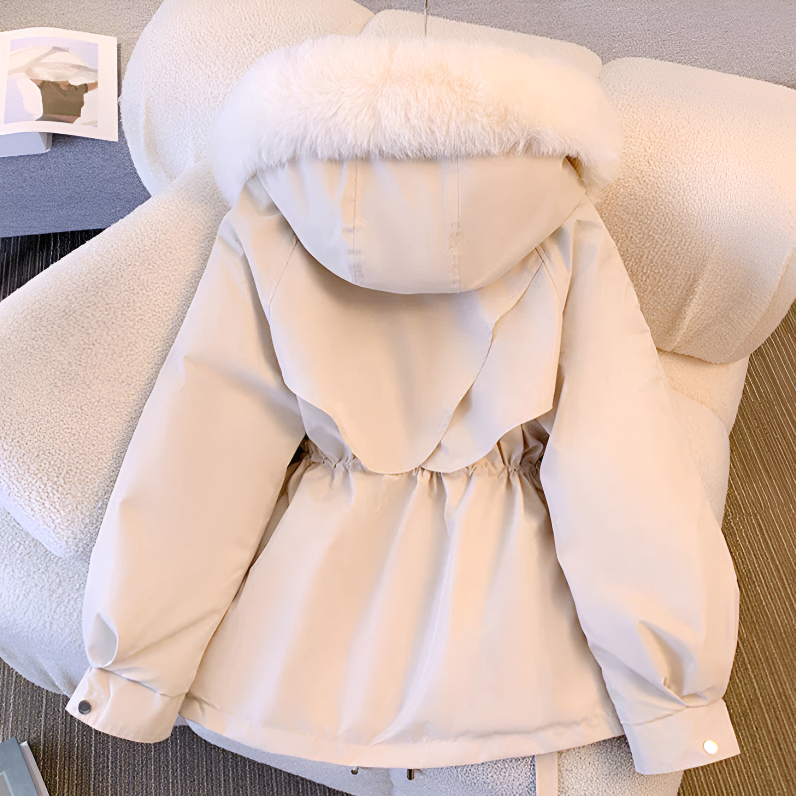 Doudoune à capuche bordée de fausse fourrure et taille ajustable Collietta - Doudoune à capuche moelleuse pour femme, manteau d’hiver