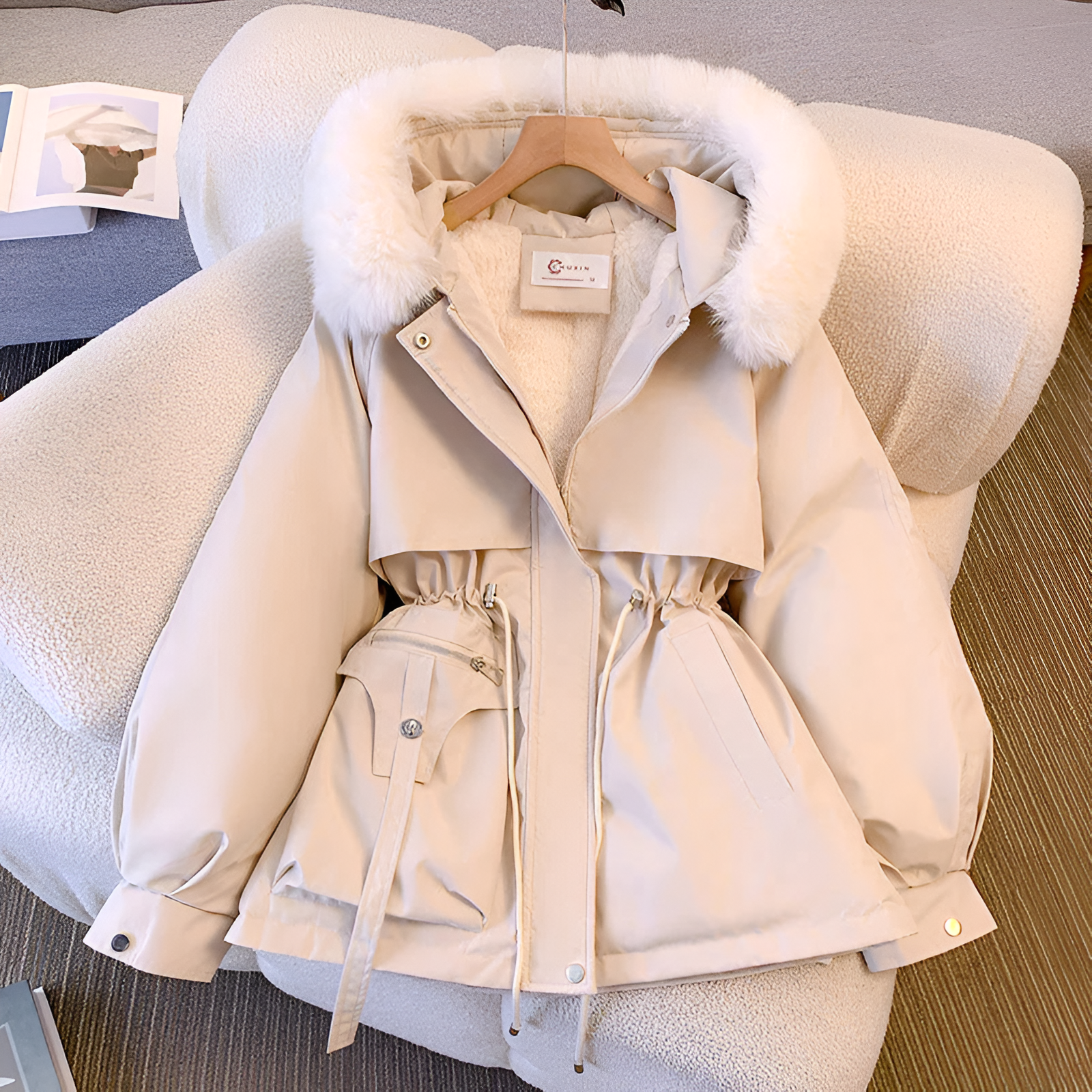 Doudoune à capuche bordée de fausse fourrure et taille ajustable Collietta - Doudoune à capuche moelleuse pour femme, manteau d’hiver