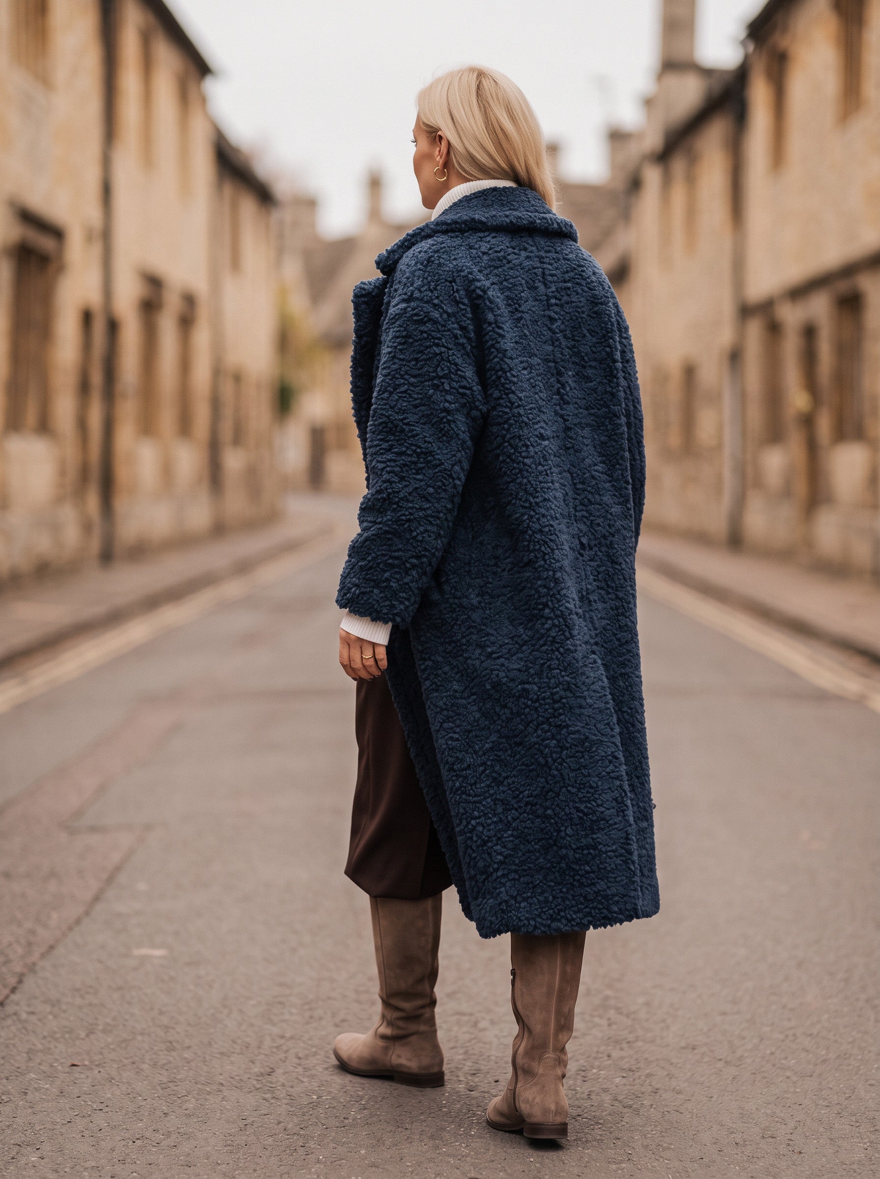 Manteau long effet peluche Riccio - manteau en fausse fourrure oversize pour femme, à boutons sur le devant, pour l'hiver