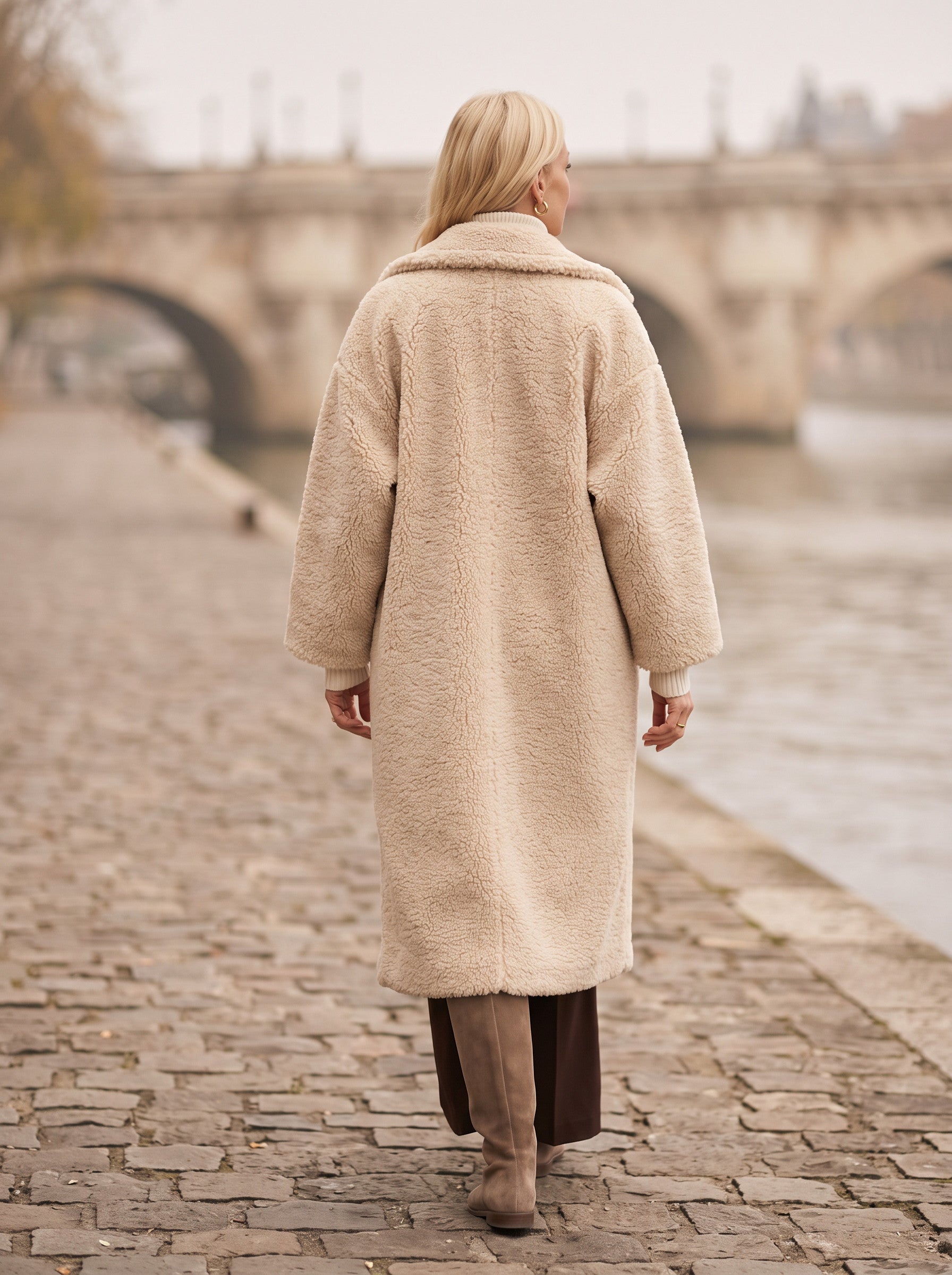 Manteau long effet peluche Riccio - manteau en fausse fourrure oversize pour femme, à boutons sur le devant, pour l'hiver