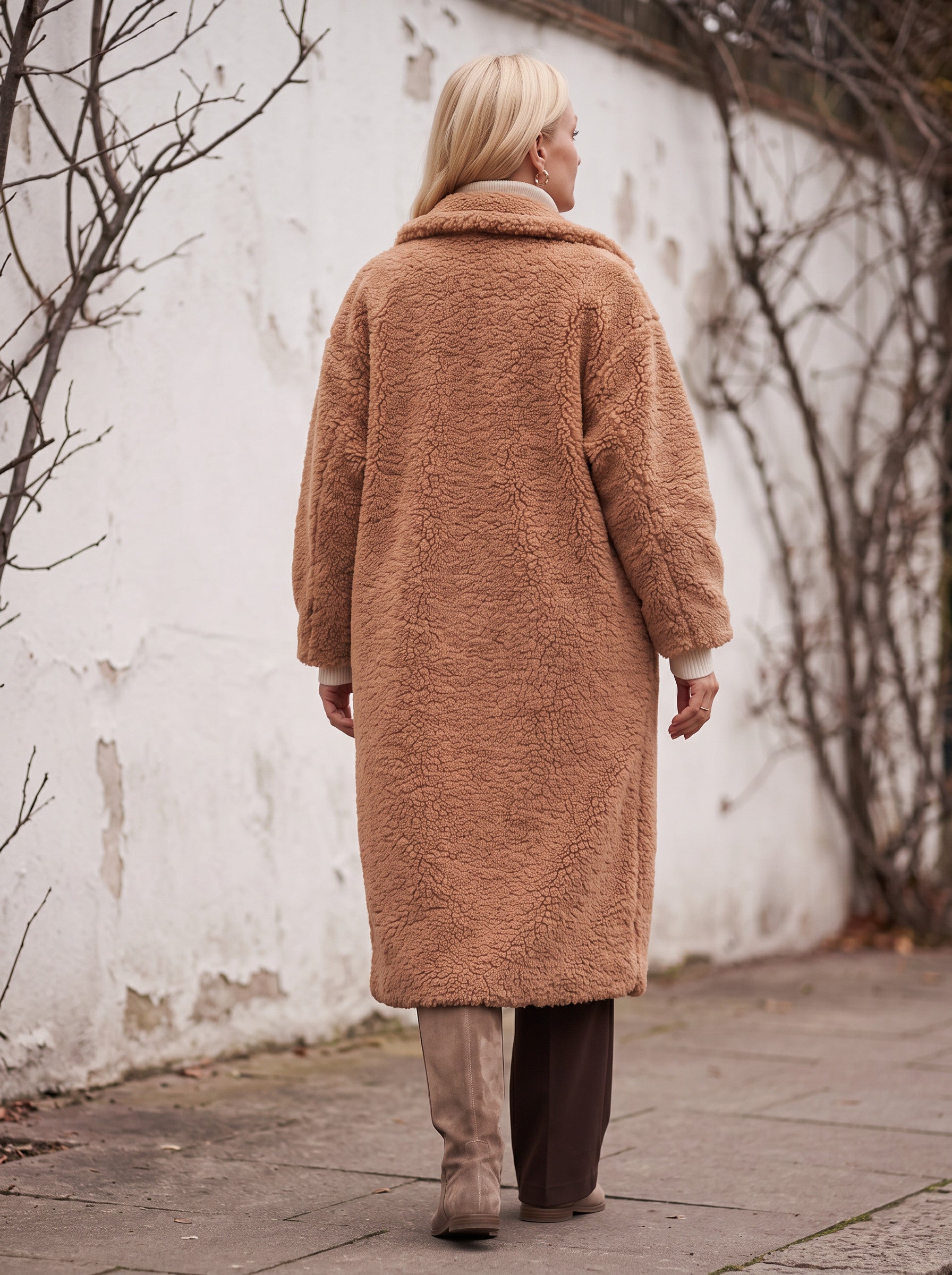 Manteau long effet peluche Riccio - manteau en fausse fourrure oversize pour femme, à boutons sur le devant, pour l'hiver