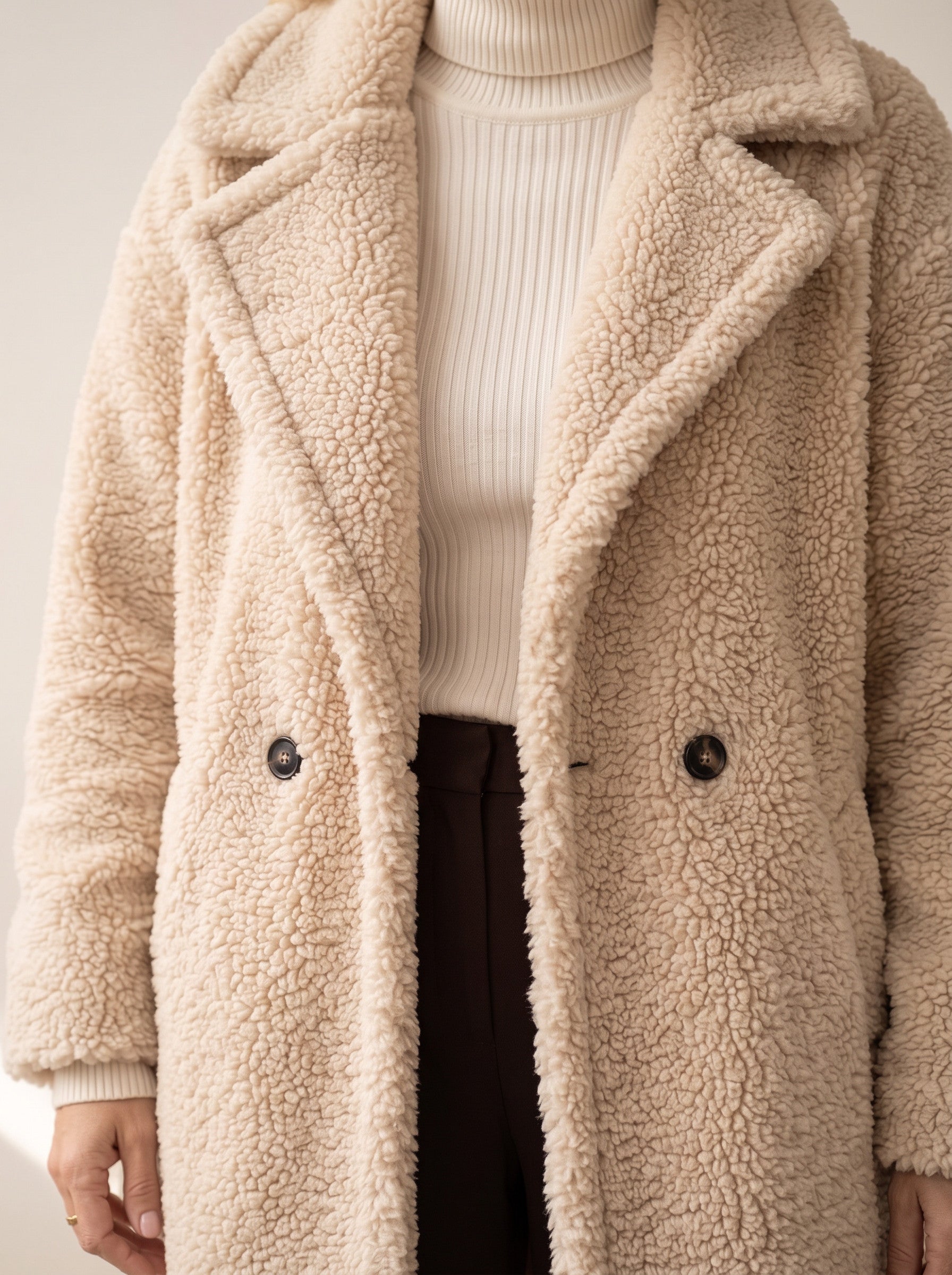 Manteau long effet peluche Riccio - manteau en fausse fourrure oversize pour femme, à boutons sur le devant, pour l'hiver