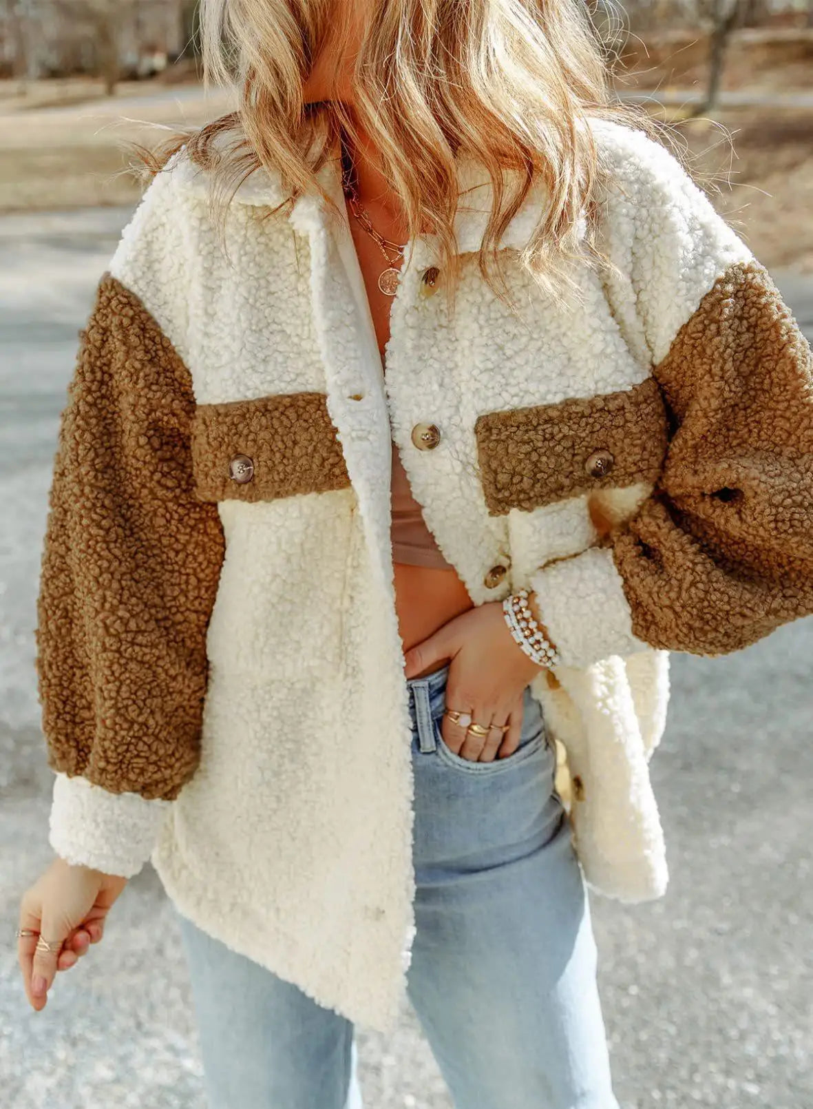 Veste-chemise en peluche teddy à blocs de couleurs Blushpile - veste polaire oversize boutonnée pour femme, vêtement d'extérieur décontracté d'automne